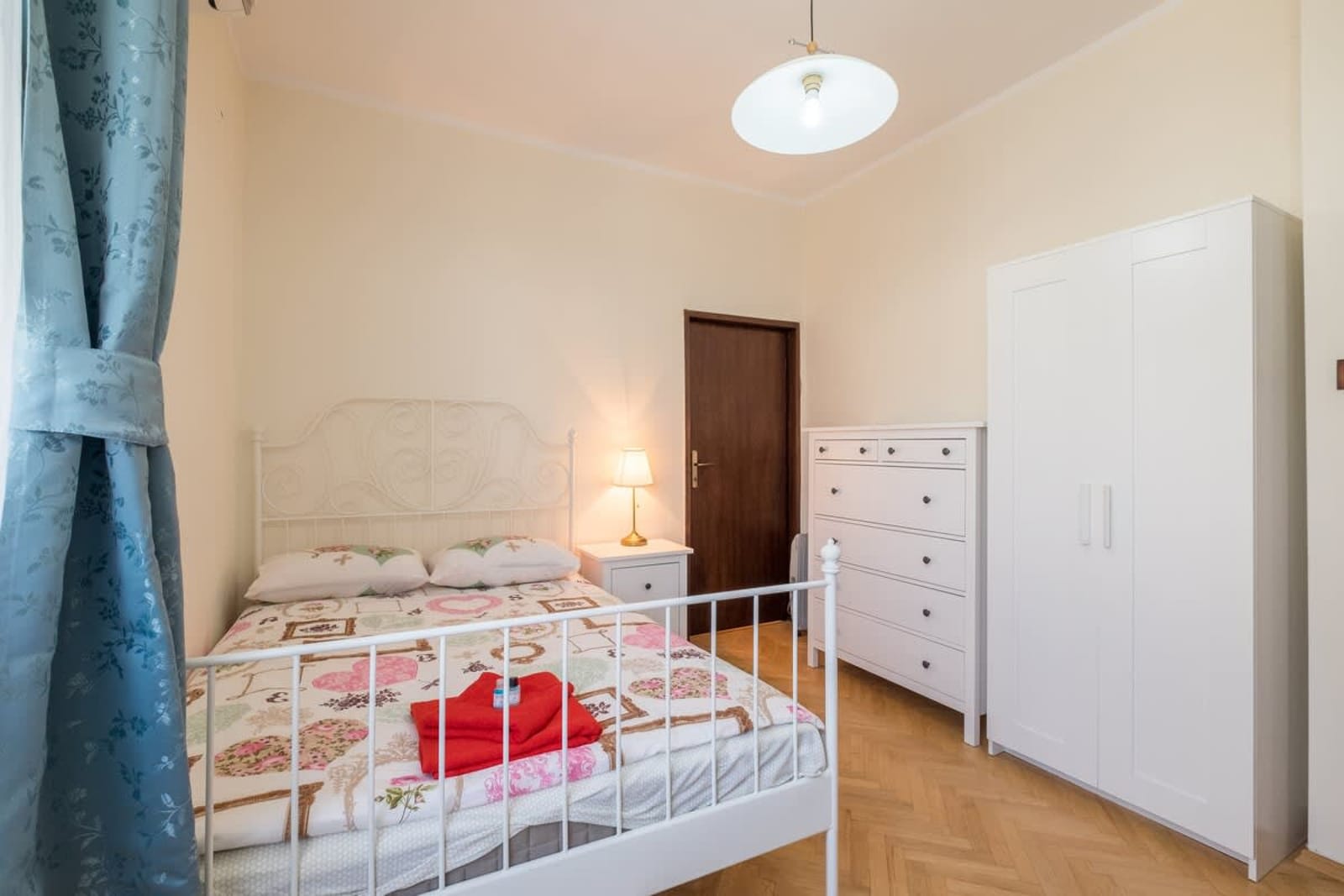 Very Central &amp; Aristocratic 2BDR w/ ACs - Photo 17