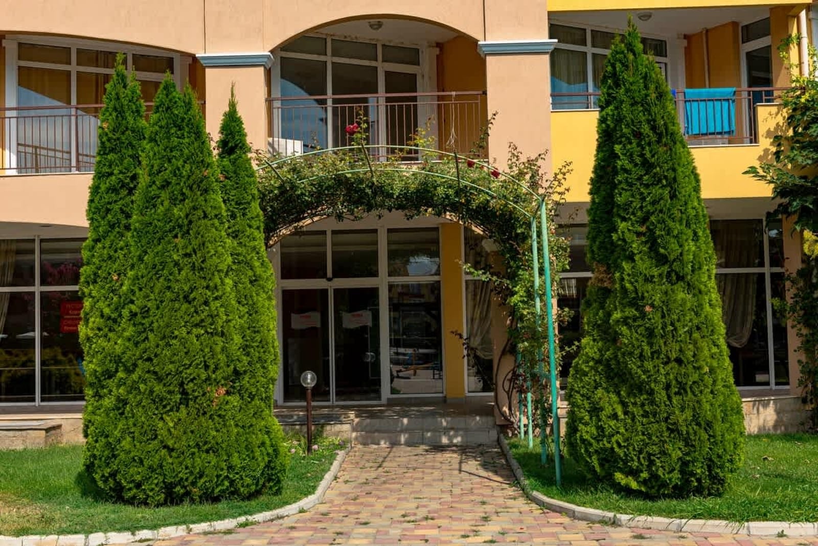 Cozy studio for 4 person in Aheloy Palace - Photo 10