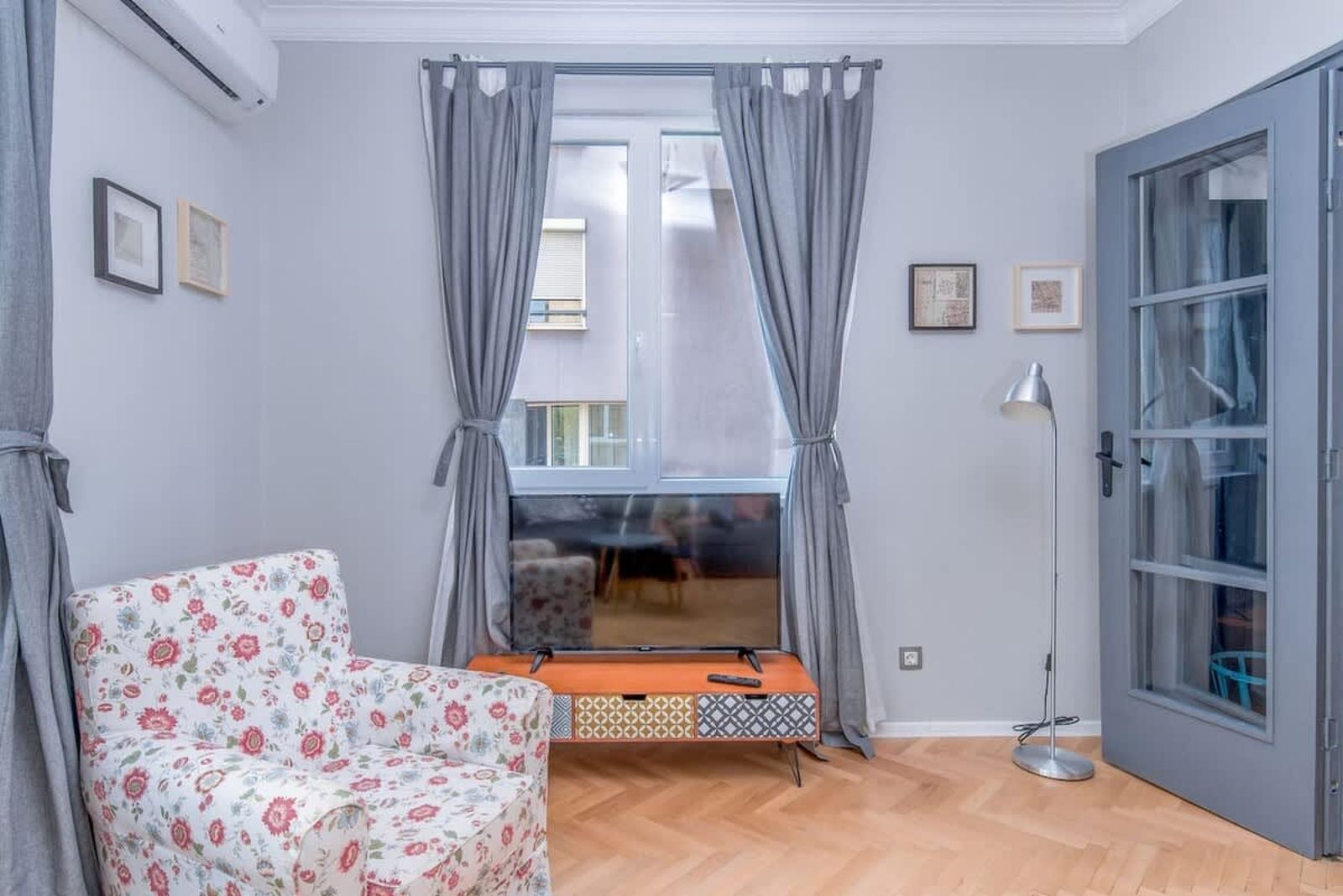 Dondukov Boulevard Two Bedroom Designer Suite - Photo 3