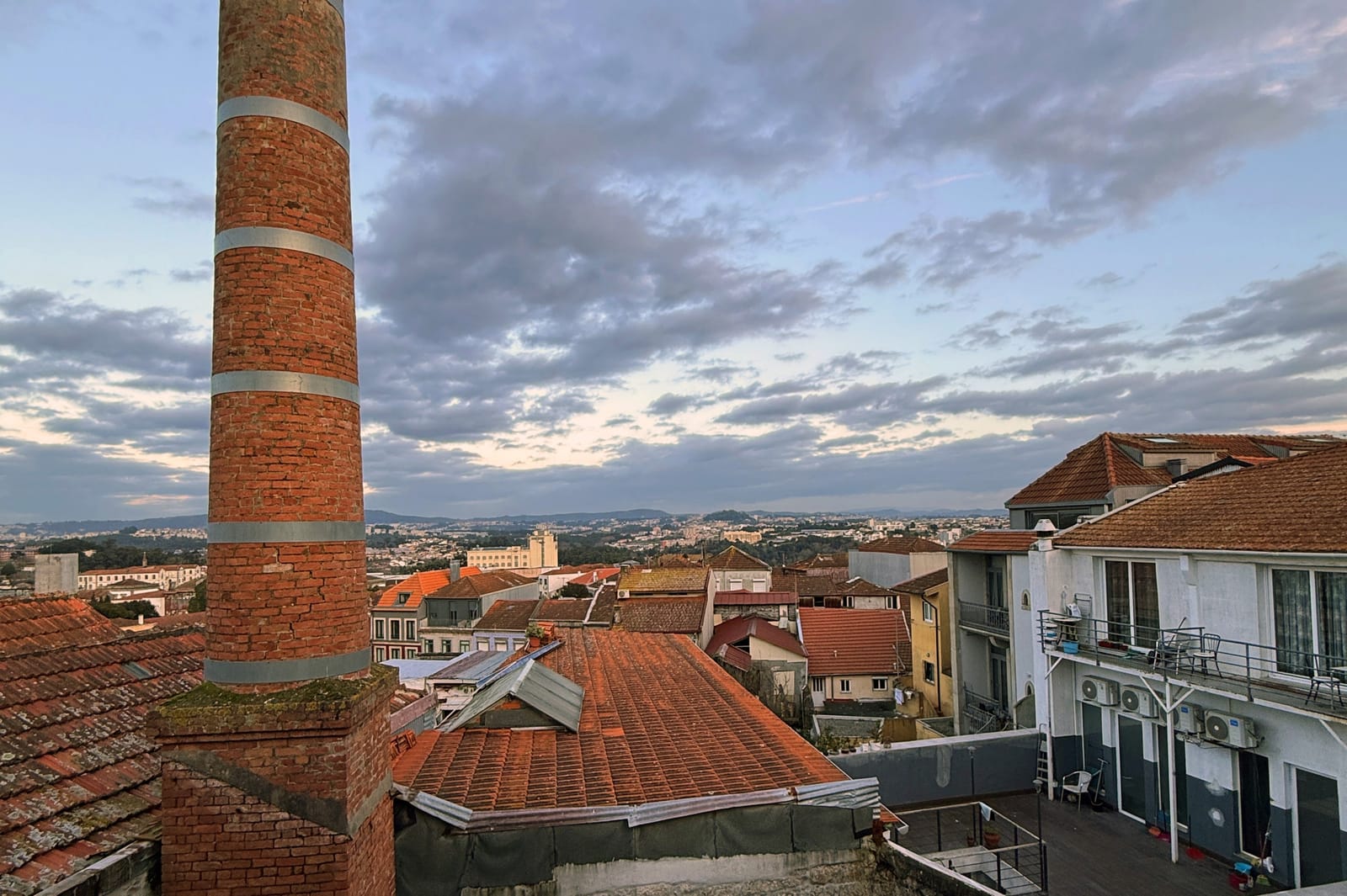 2 BDR &amp; 2 BTHR Duplex with 2 balconies - Photo 17