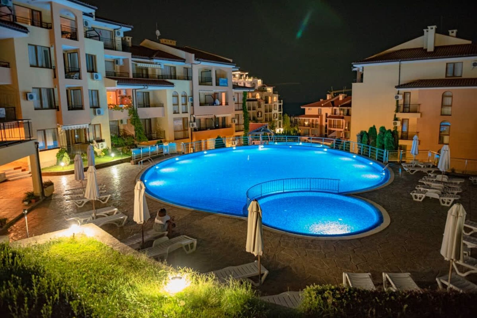 Paradise Dreams Lively Studio with pool view - Photo 12