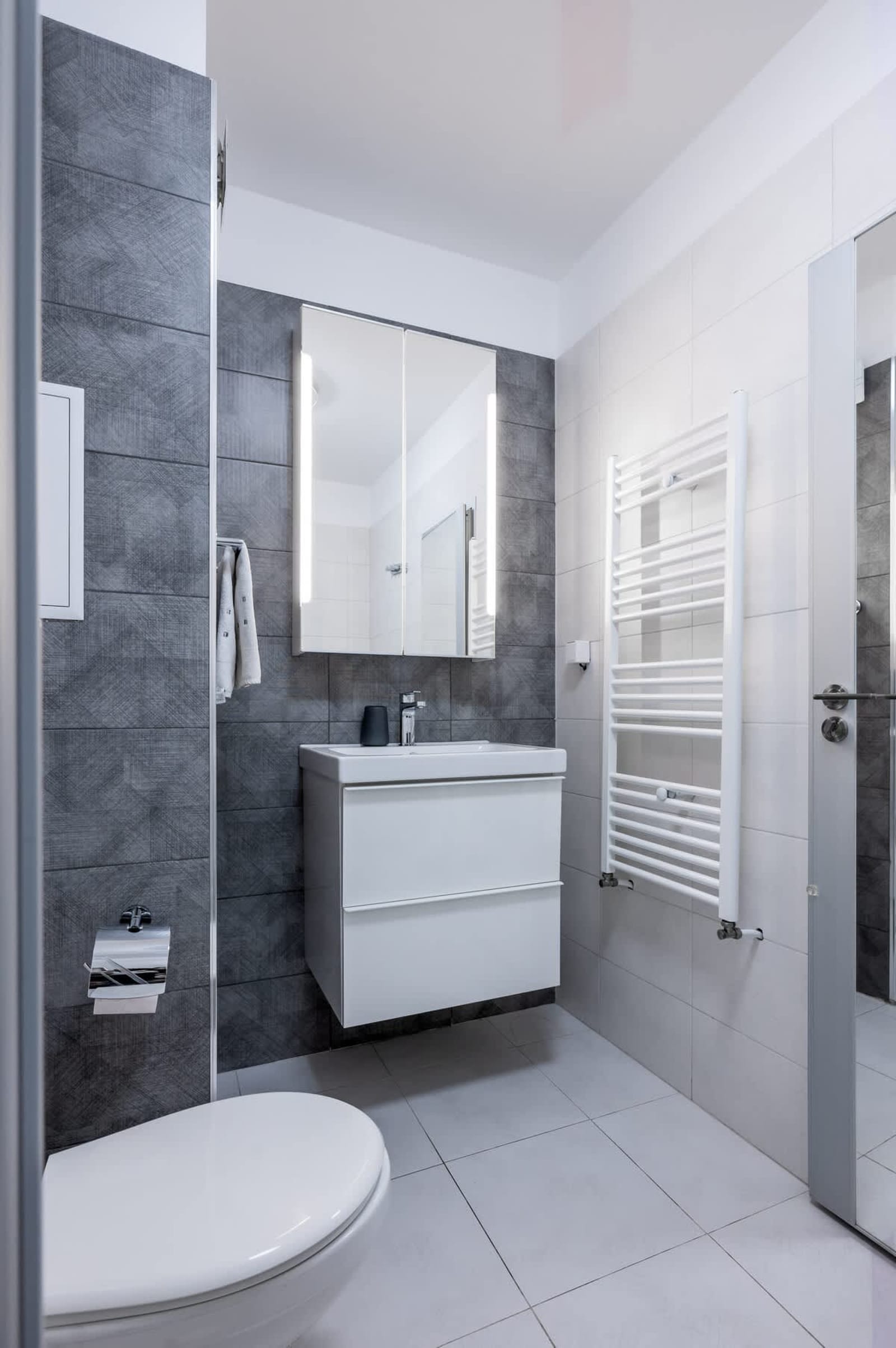 Urban Elegance at Its Finest Stylish 1-BD Flat - Photo 15