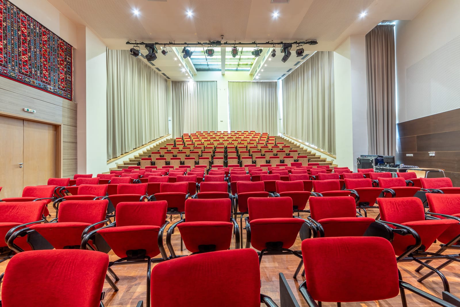 Conference Room in the Flamingo Grand Hotel - Photo 2