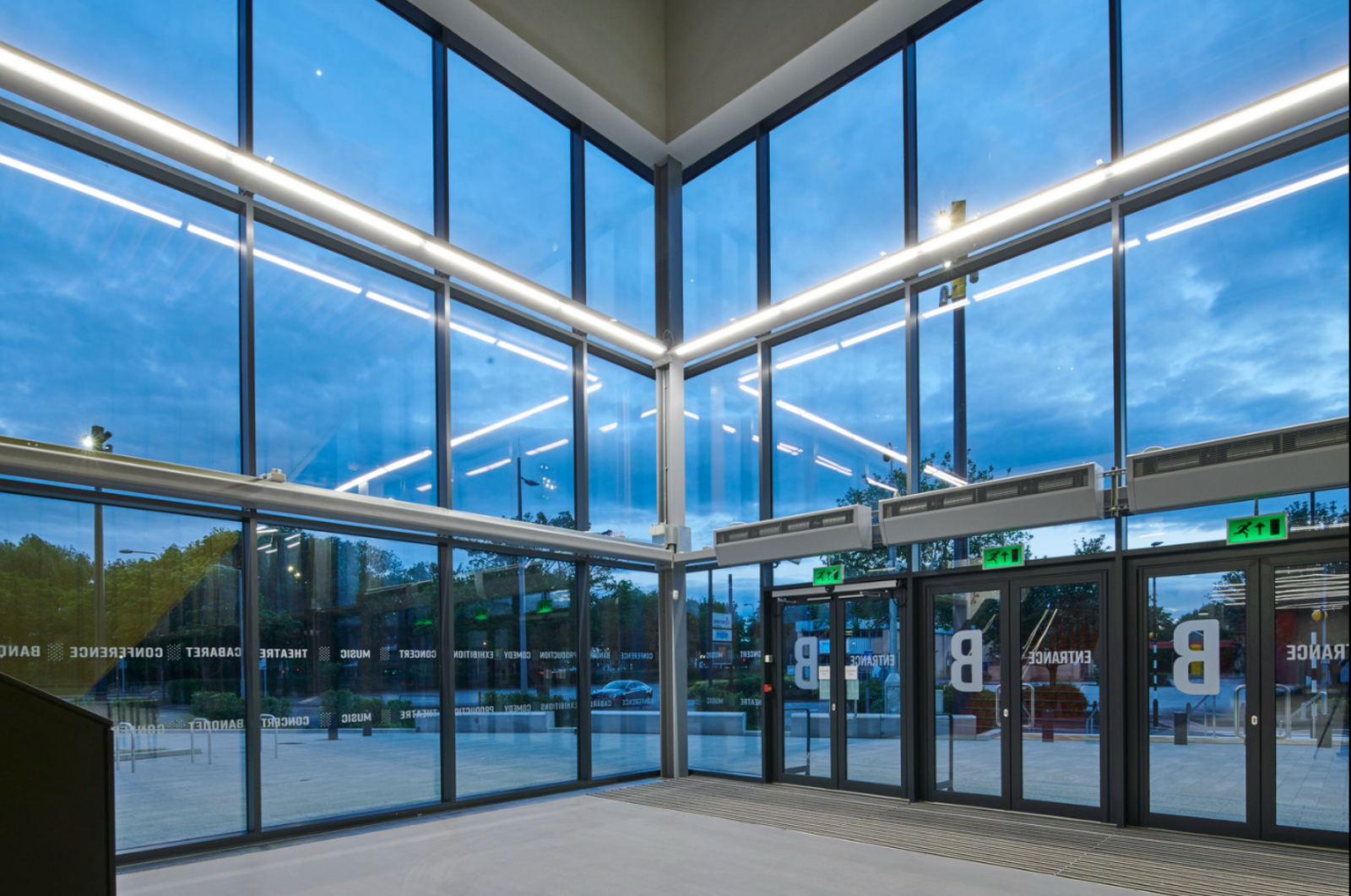 Bonus Arena Hull - Photo 8