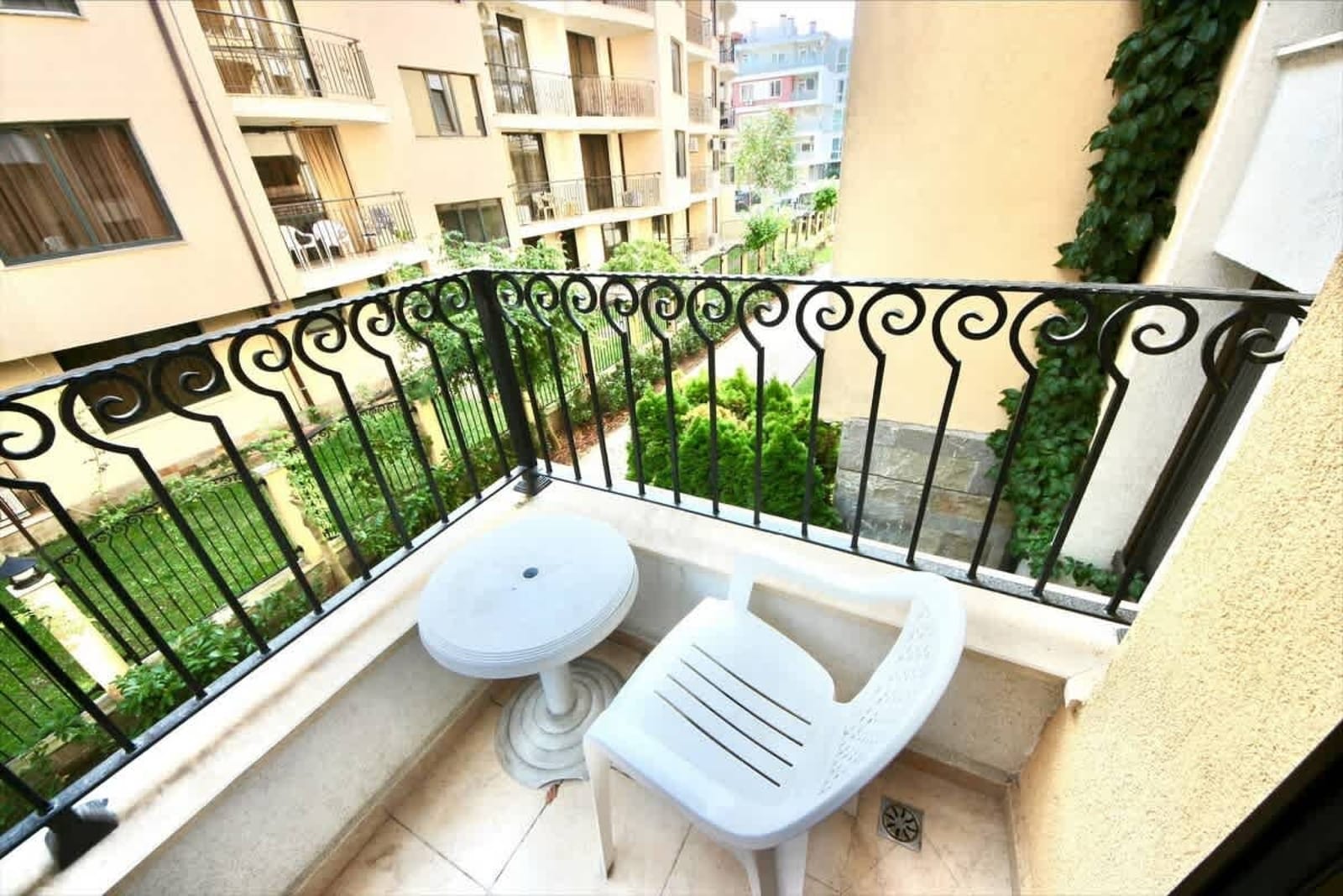 Cozy studio in Royal Sun - Photo 25