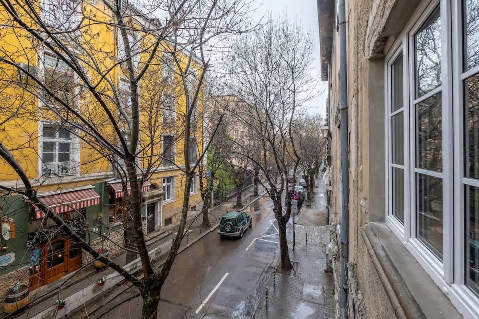 Sofia’s Classy Blu -2 Bedrooms - Photo 34