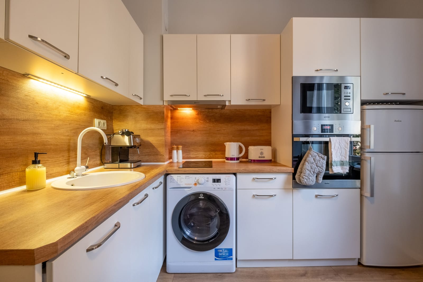 Great Central Cozy Apartment - Photo 4