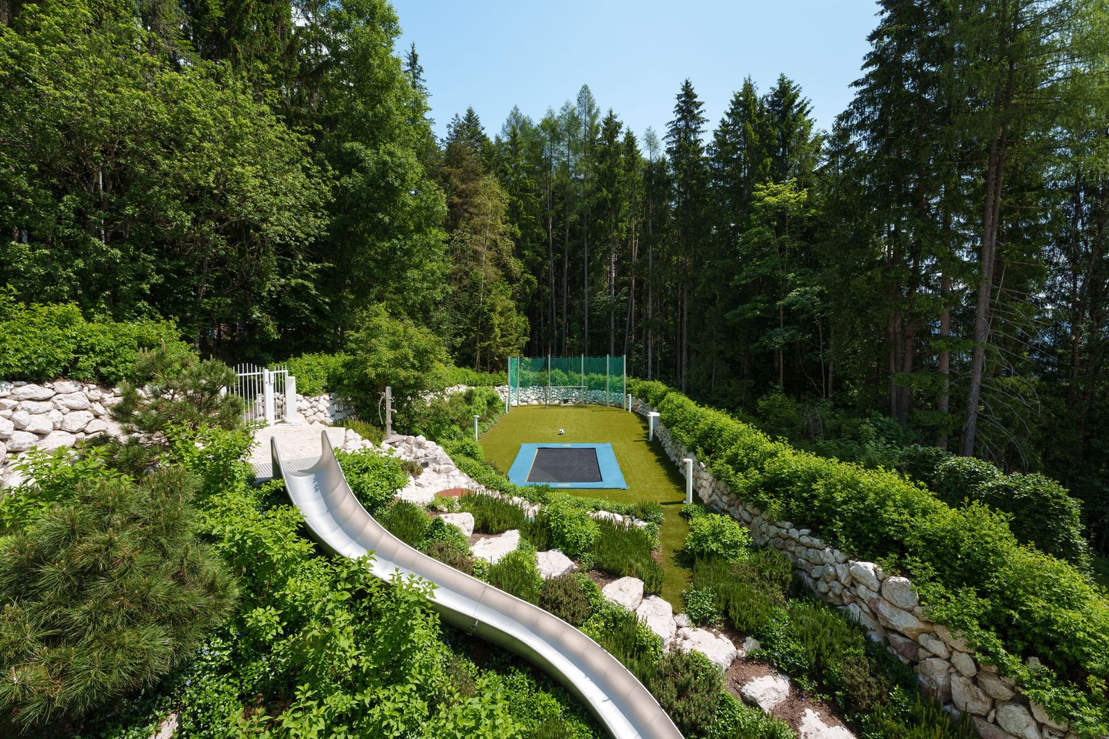 Ultra-Luxury Alpine Mountain Retreat with Panoramic Views - Photo 17