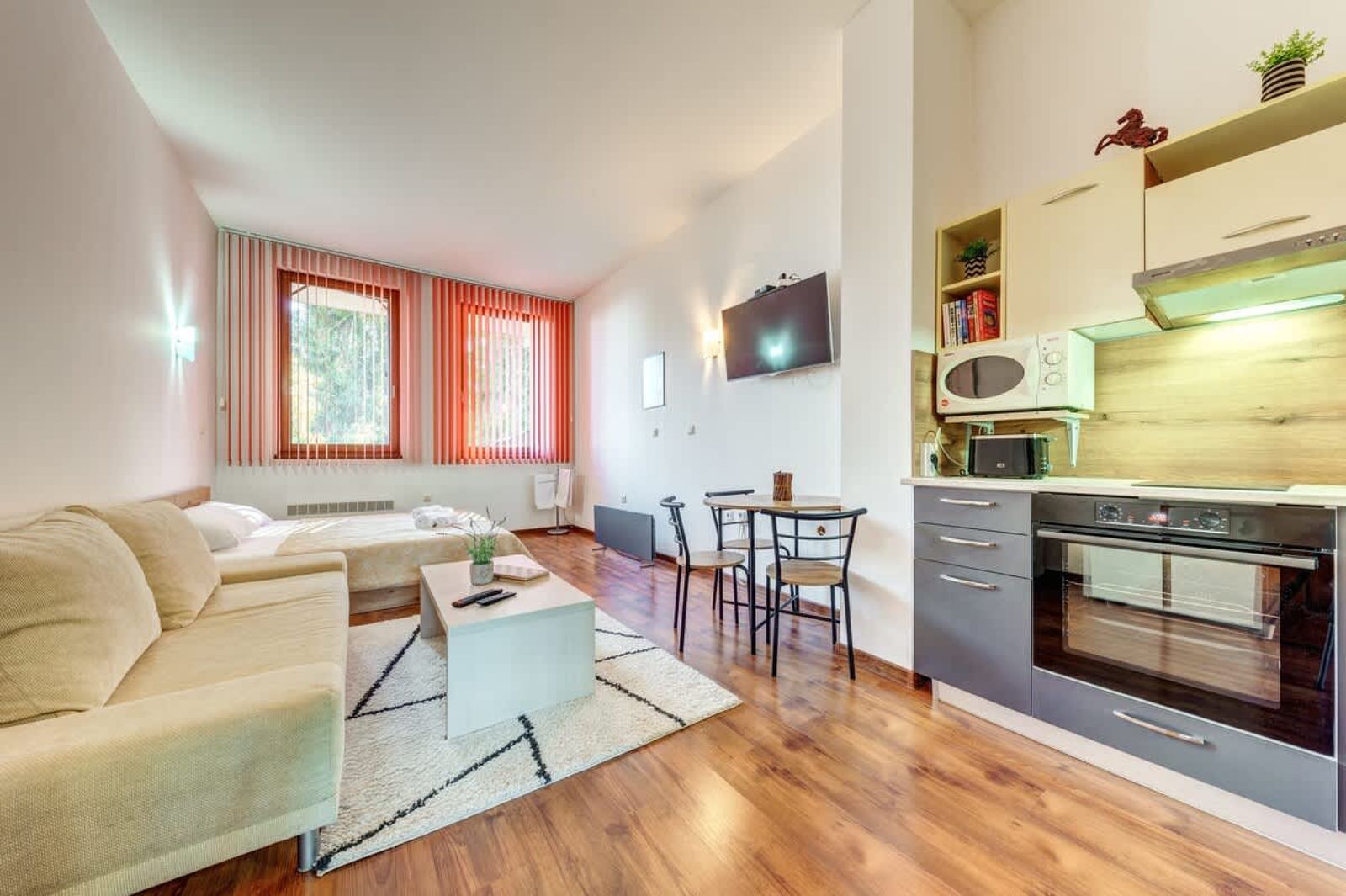 Relaxing Mountain Getaway in Cozy Studio - Photo 7