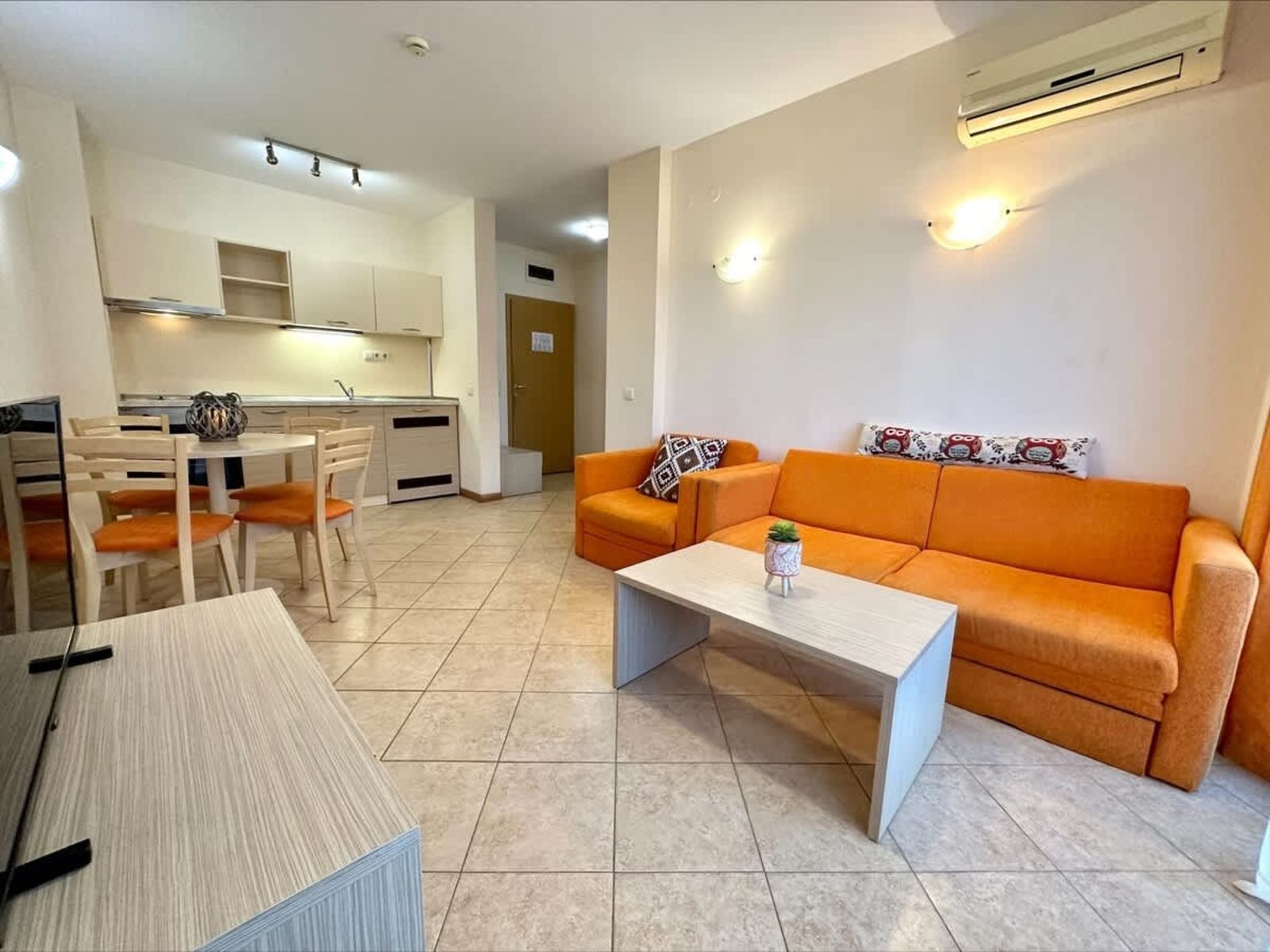 Cozy apartment with balcony in Royal Sun - Photo 52