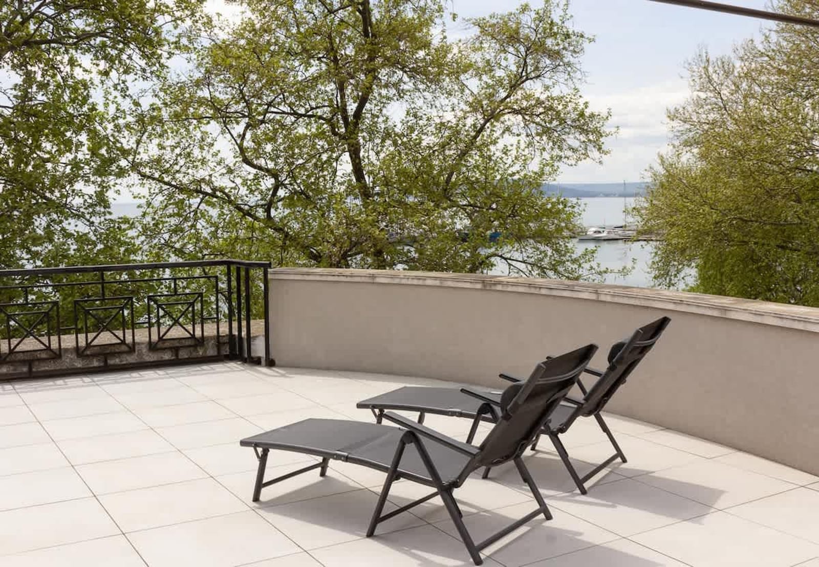 Cozy 1BD Apartment with a Spacious Terrace - Photo 28