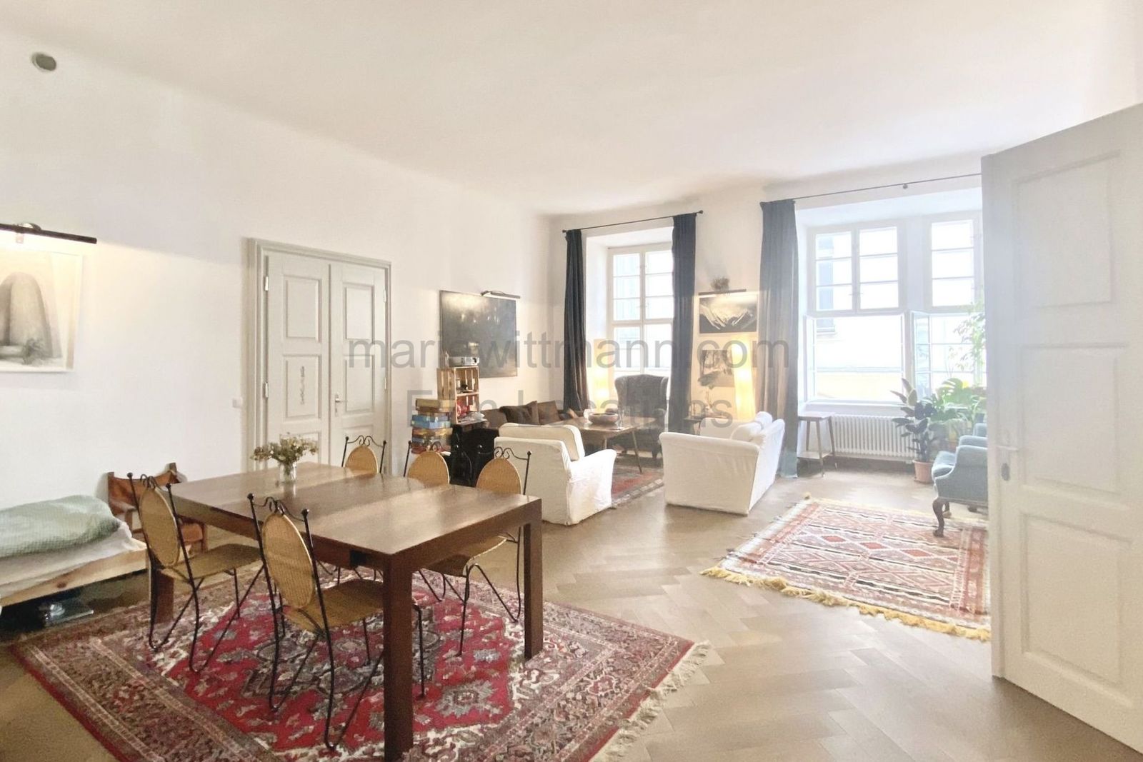 Historic Apartment with Tall Windows and High Ceilings - Photo 6