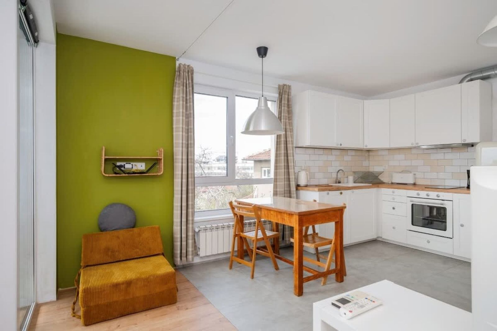 Bright and Cozy 1BD Apartment plus Desk - Photo 8