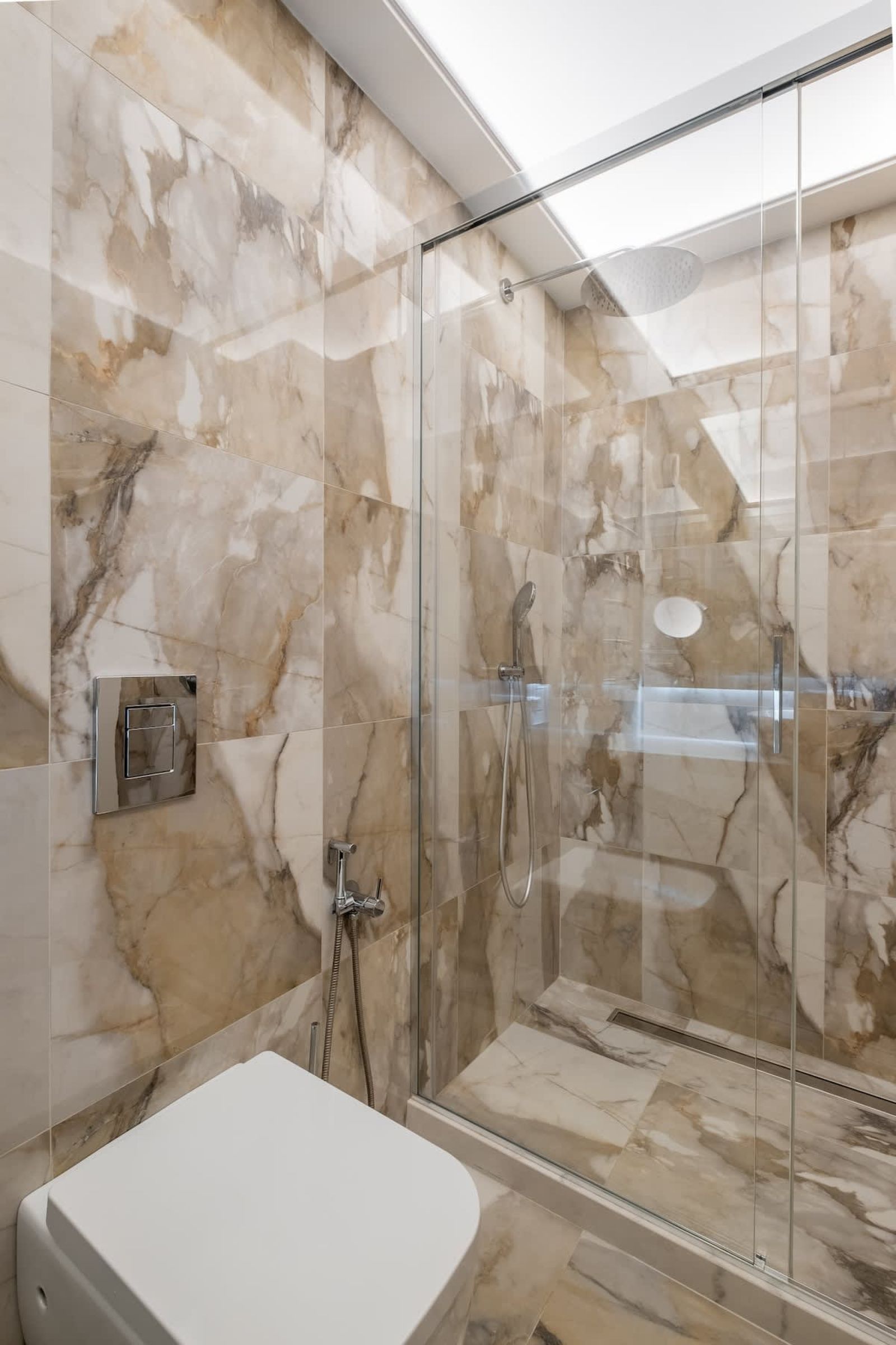 SOFapart Boutique Apt with 3 BDR + 2 BTH &amp; Parking - Photo 24