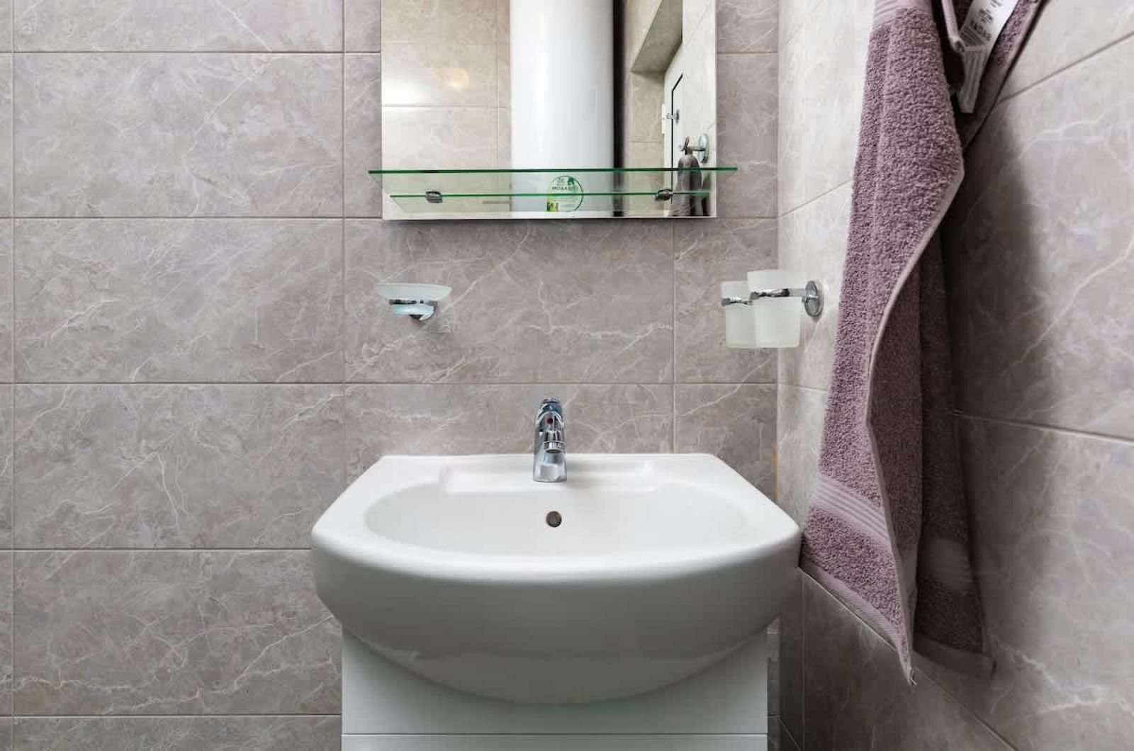 Radiant Retreat: Bright 1BD Haven in Plovdiv - Photo 19