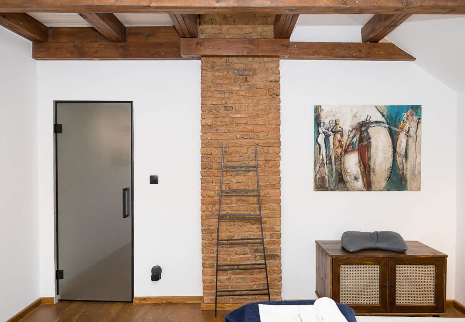 Stylish Maisonette Just Steps from the Sea Garden - Photo 15