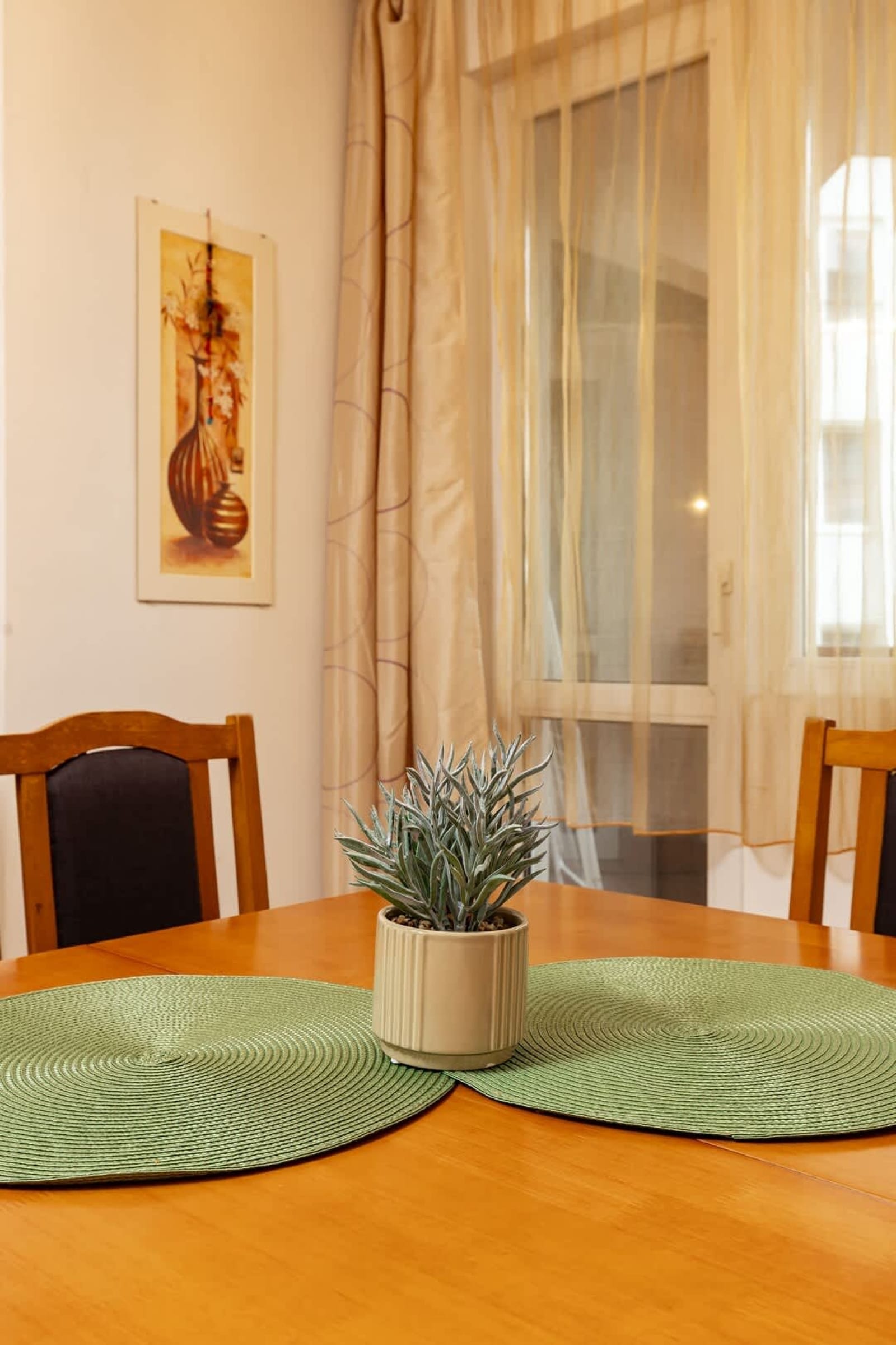 Glorious | 2-Bedroom apartment near Youth Hill | - Photo 6