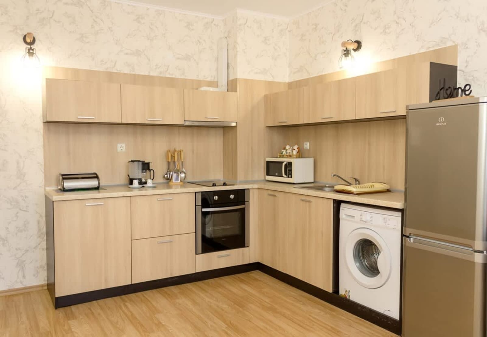 Bright 1-bedroom Flat with Balcony in Golden Sands - Photo 15