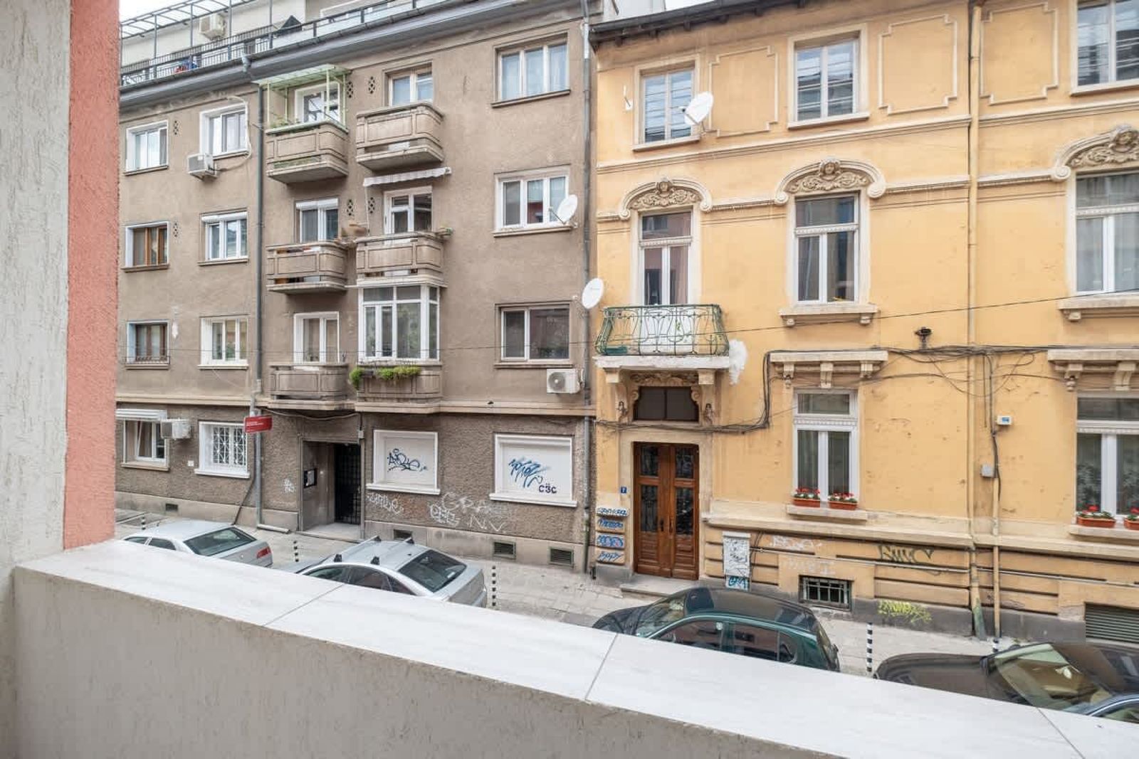 Cute and Cozy 1BDRM in the City Center - Photo 11