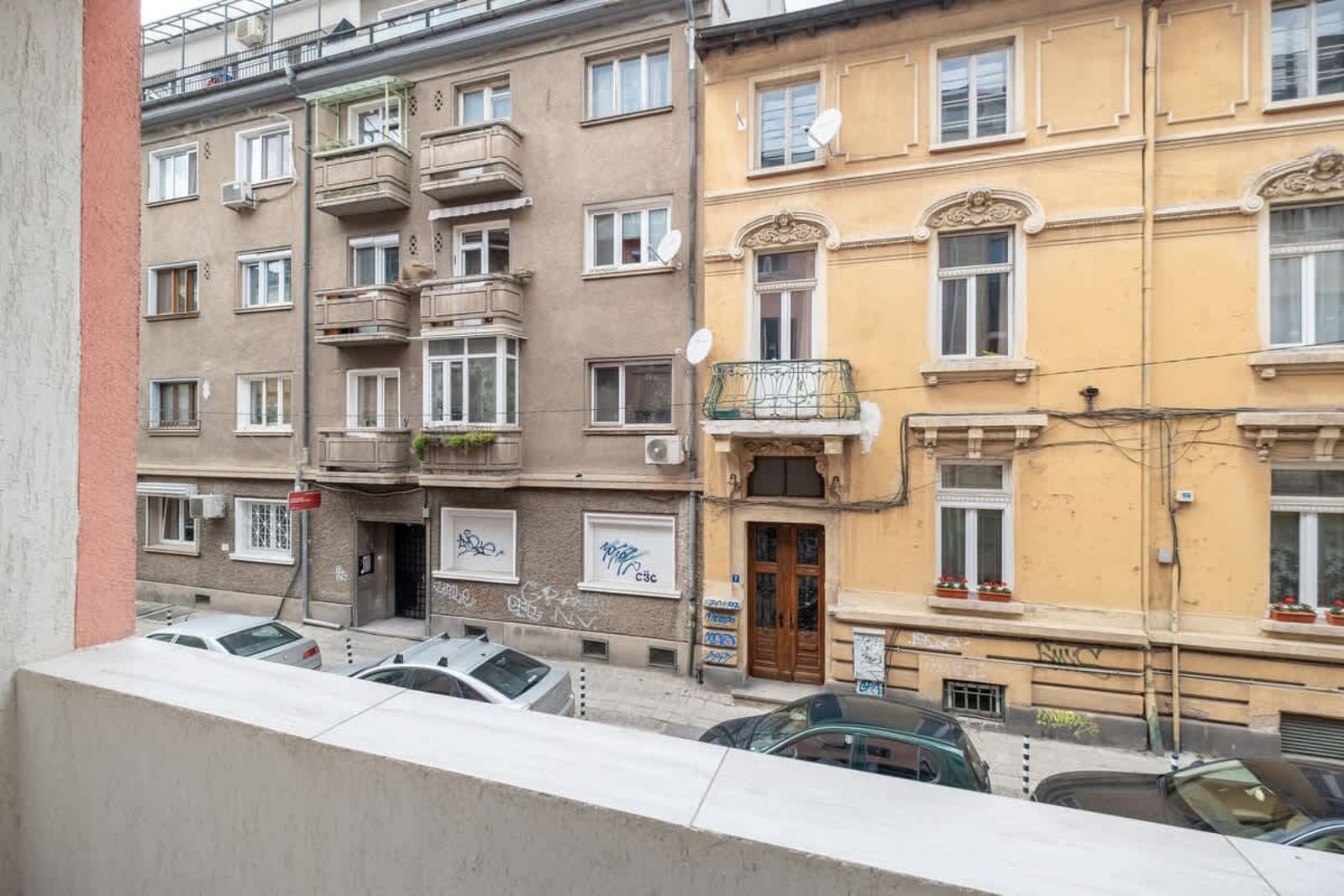 Cute and Cozy 1BDRM in the City Center - Photo 11