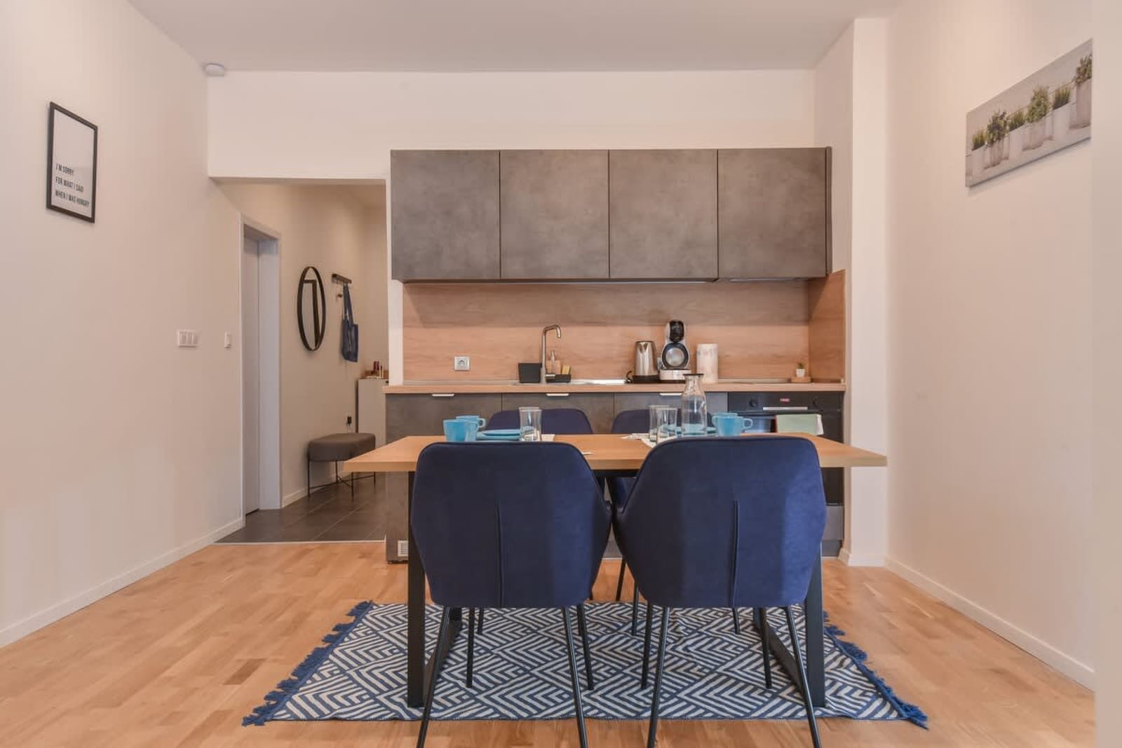 Smart &amp; Modern 2-BDR Flat - TOP Location in Sofia - Photo 14