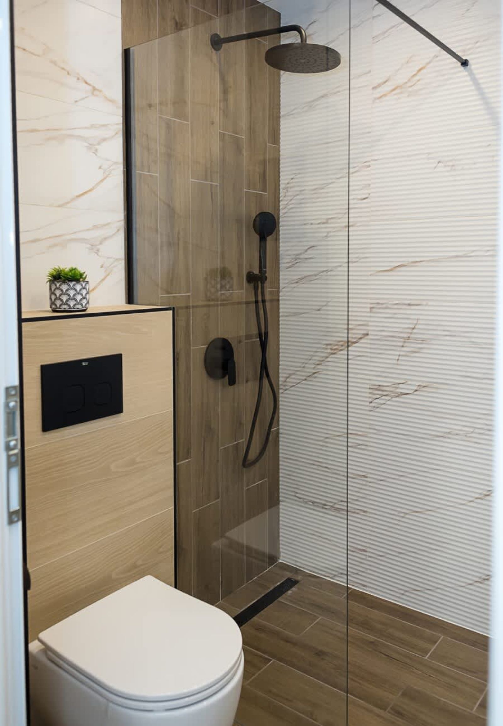 Chic 1BR Flat &amp; Garage | Garden Residence, Varna - Photo 19