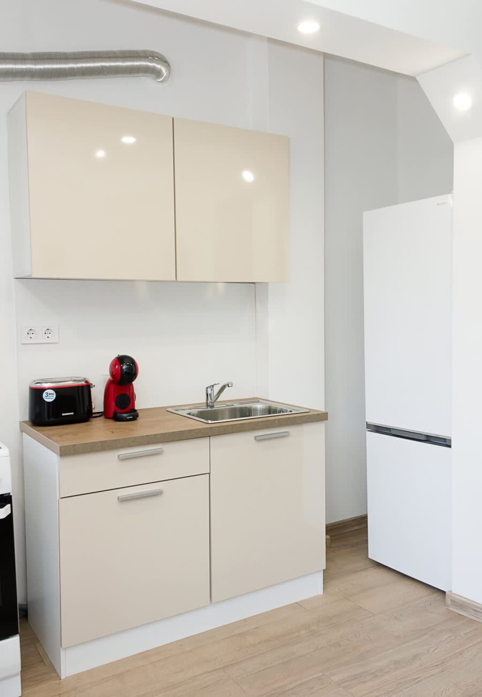 Bright 2-Bedroom Apartment Near Varna City Center - Photo 11