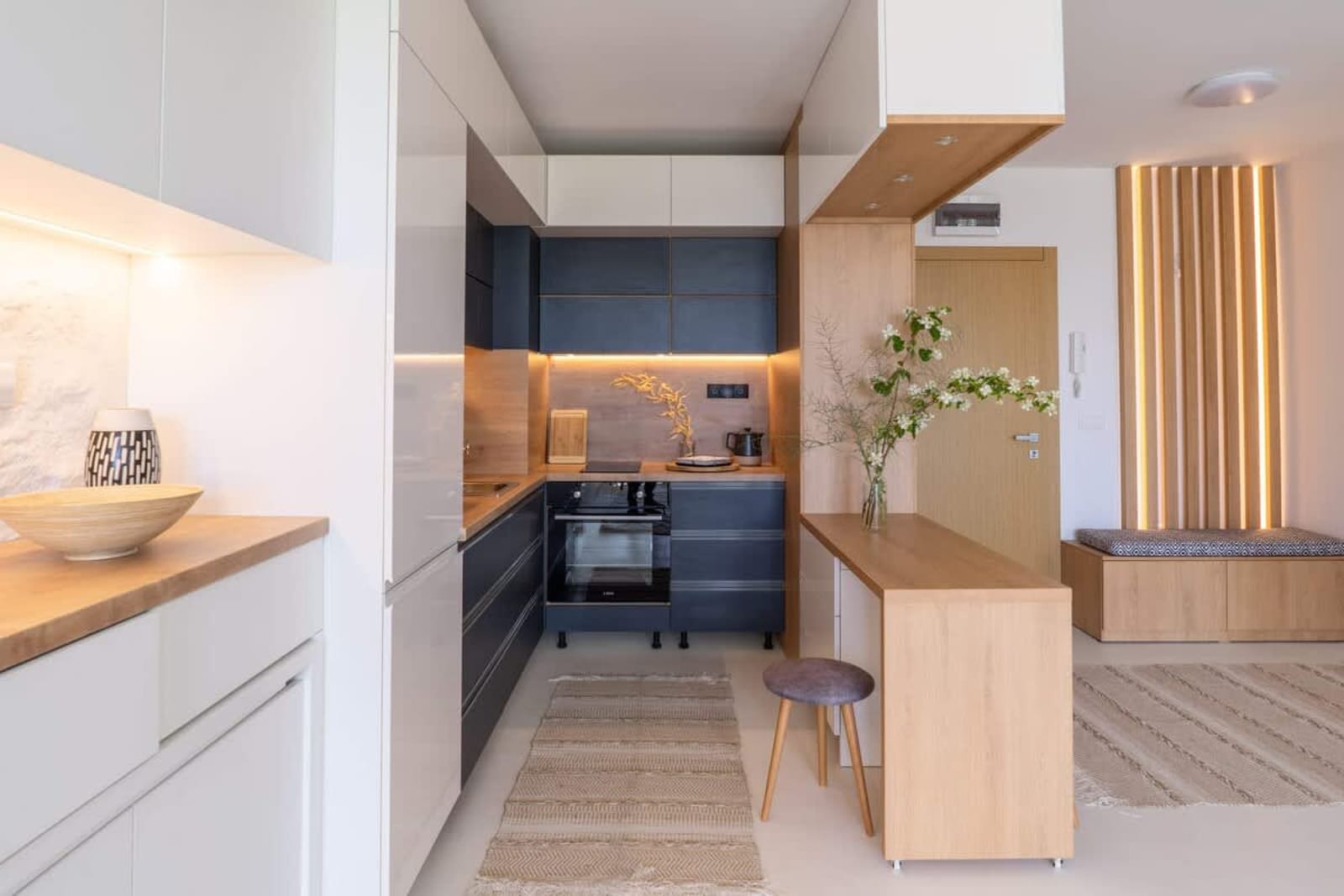 Smartly Designed Flat with Balcony &amp; Parking - Photo 14