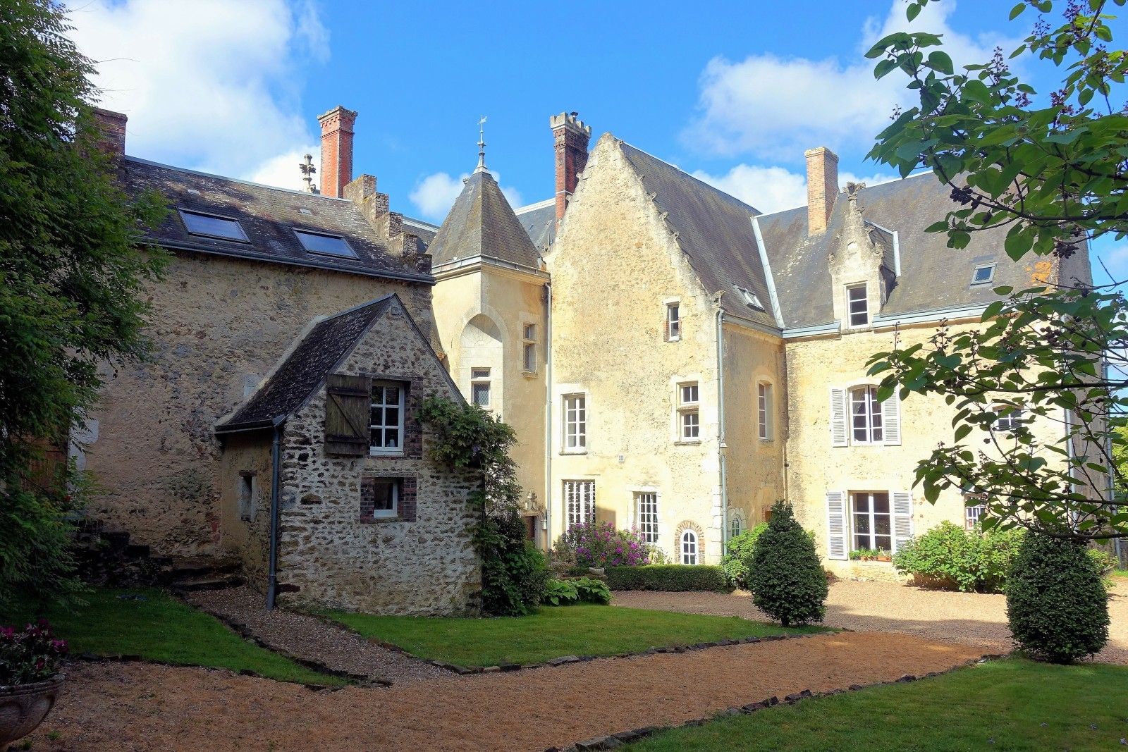 Authenticity and elegance in the Loire Valley, France - Photo 71