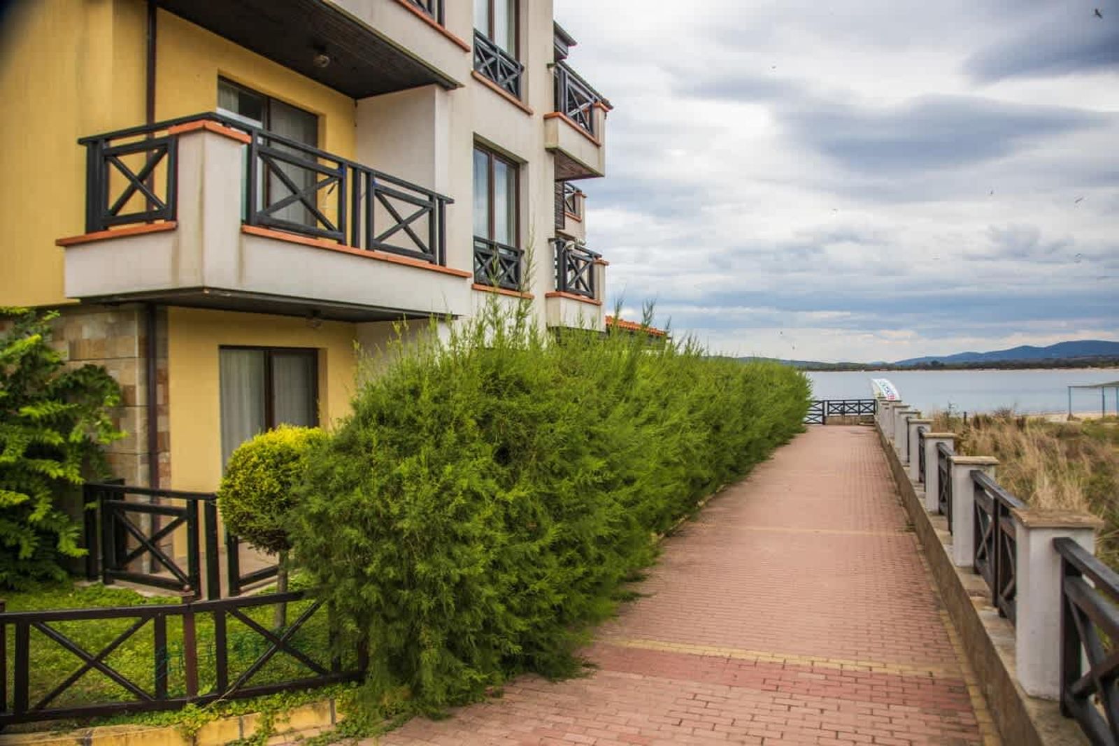 Lovely 3BD flat with Parking and Sea View - Photo 41