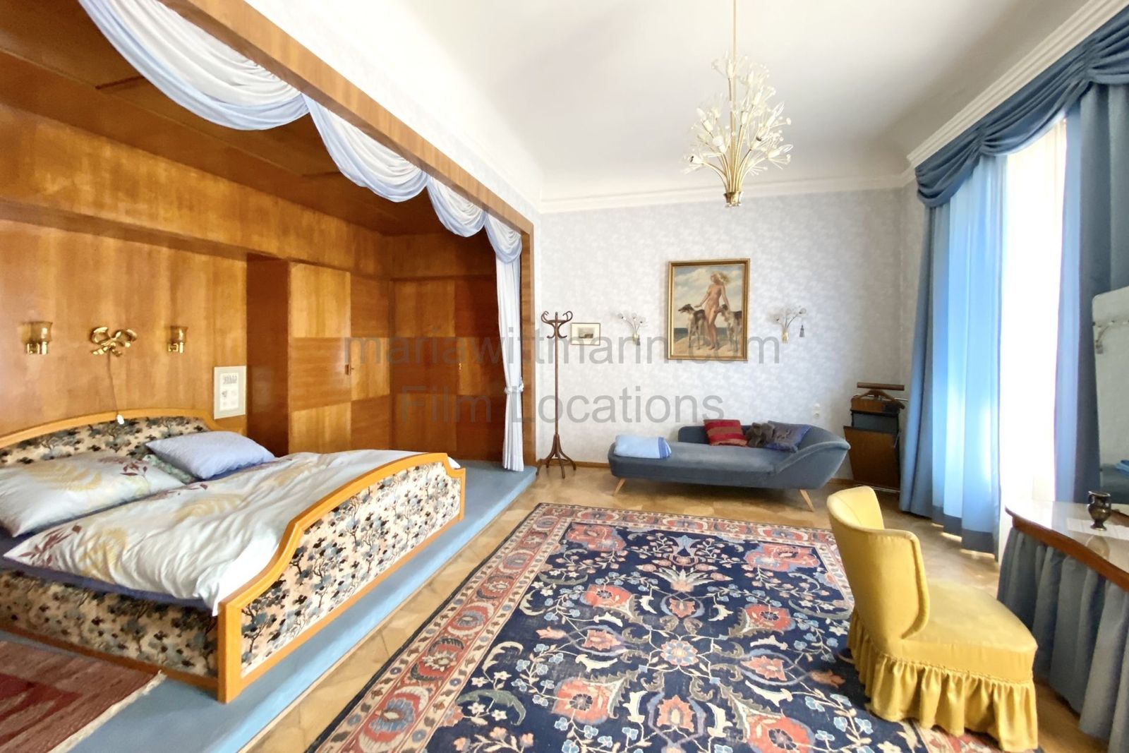 Classic Grand Apartment with Connecting Period Drawing Rooms - Photo 15