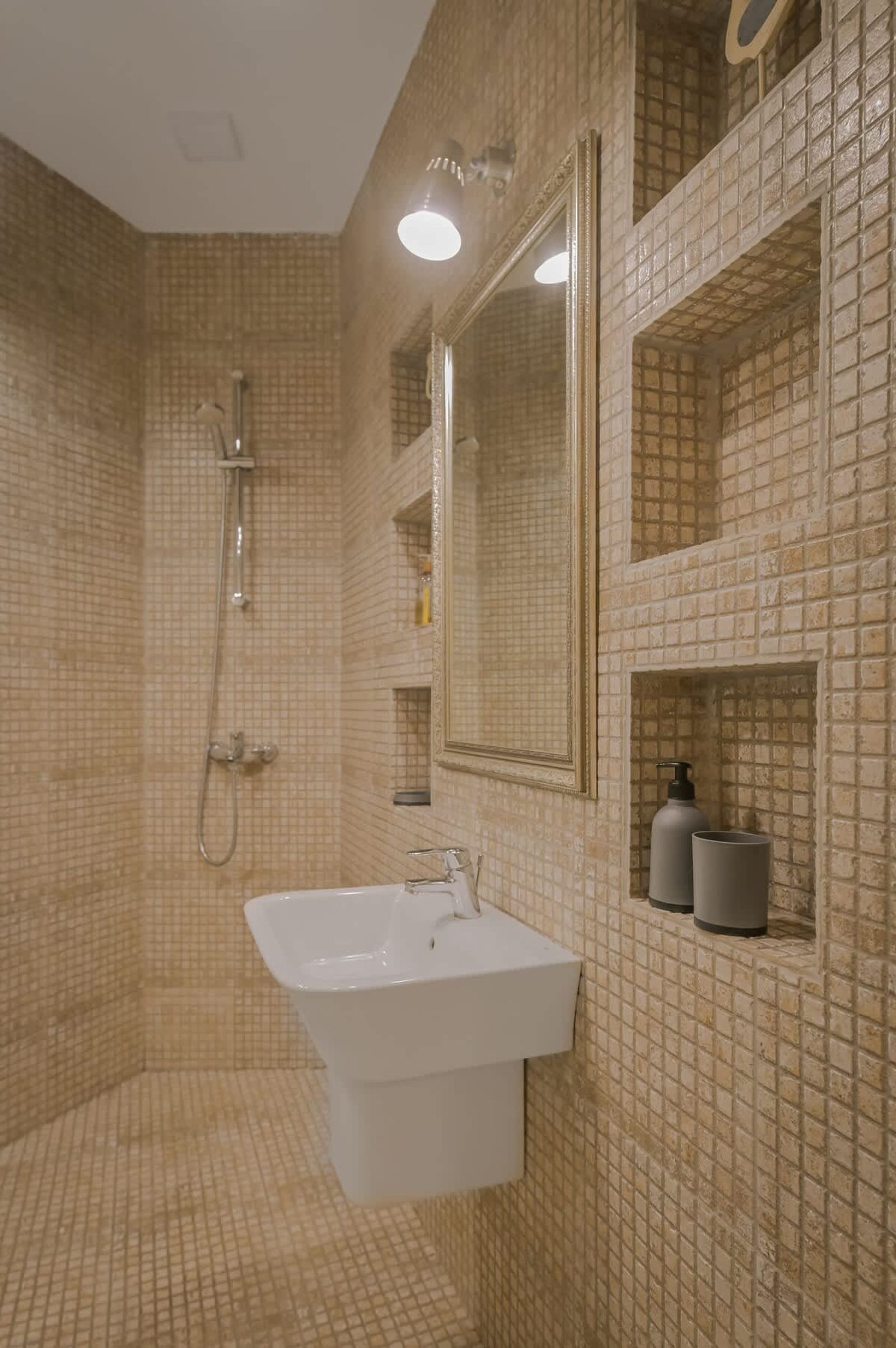 The Simple Place ~ Close to Slaveykov Square - Photo 30