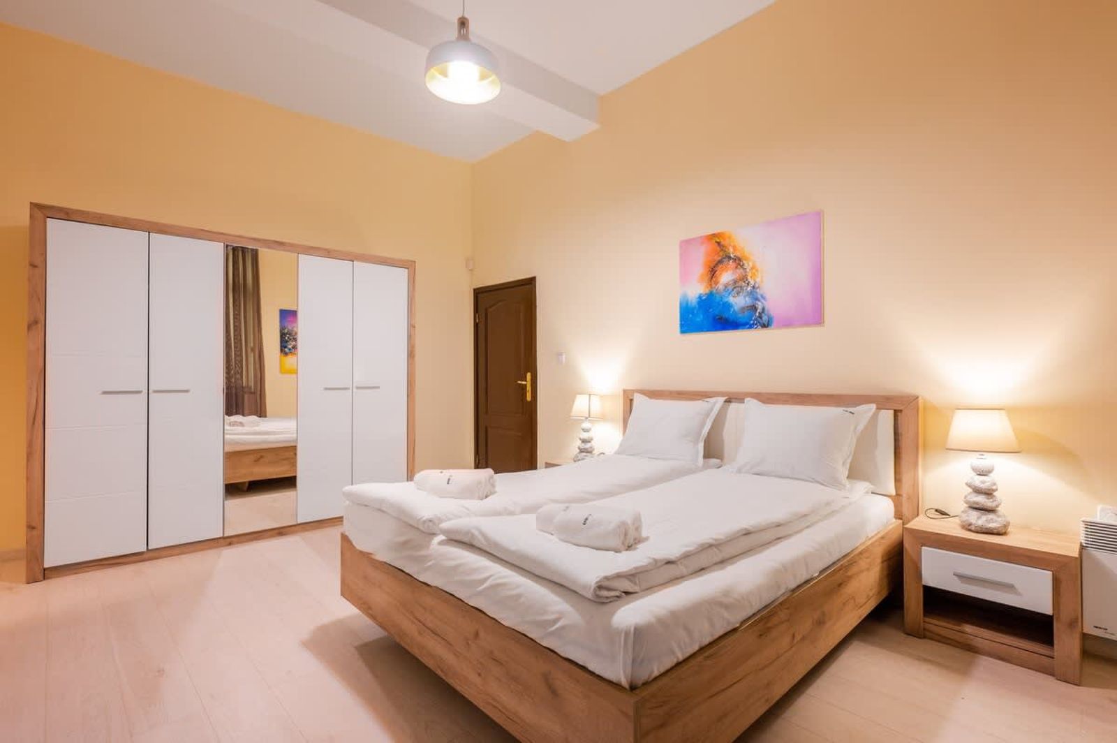 Cozy 2BD Flat + Work Space I Remote workers haven - Cover Photo