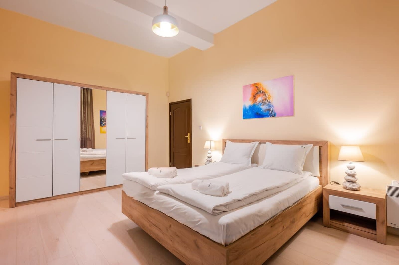 Cozy 2BD Flat + Work Space I Remote workers haven - Cover Photo