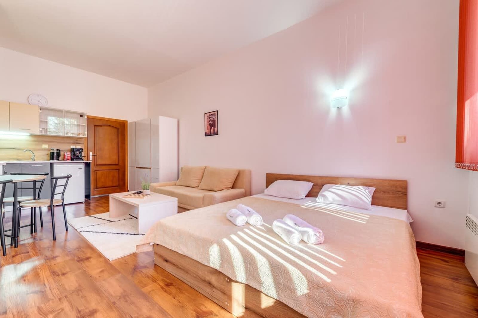 Relaxing Mountain Getaway in Cozy Studio - Photo 6