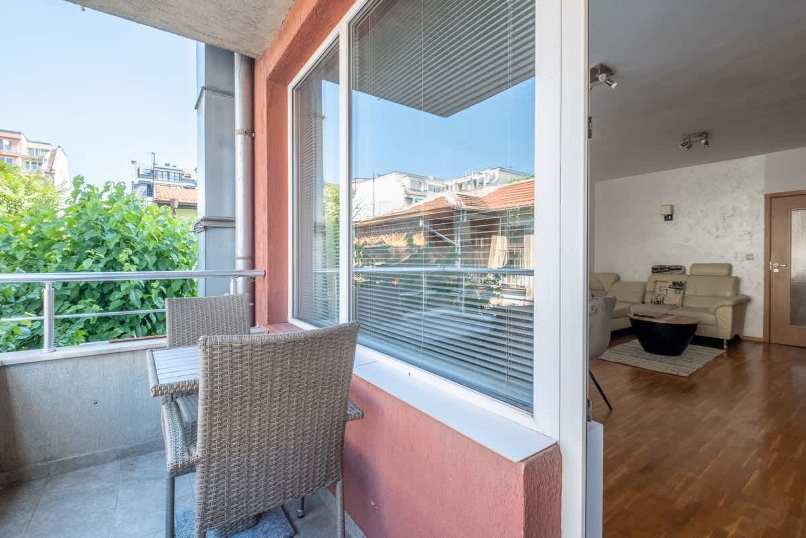 Spacious 1 bedroom apartment in a lively center - Photo 17