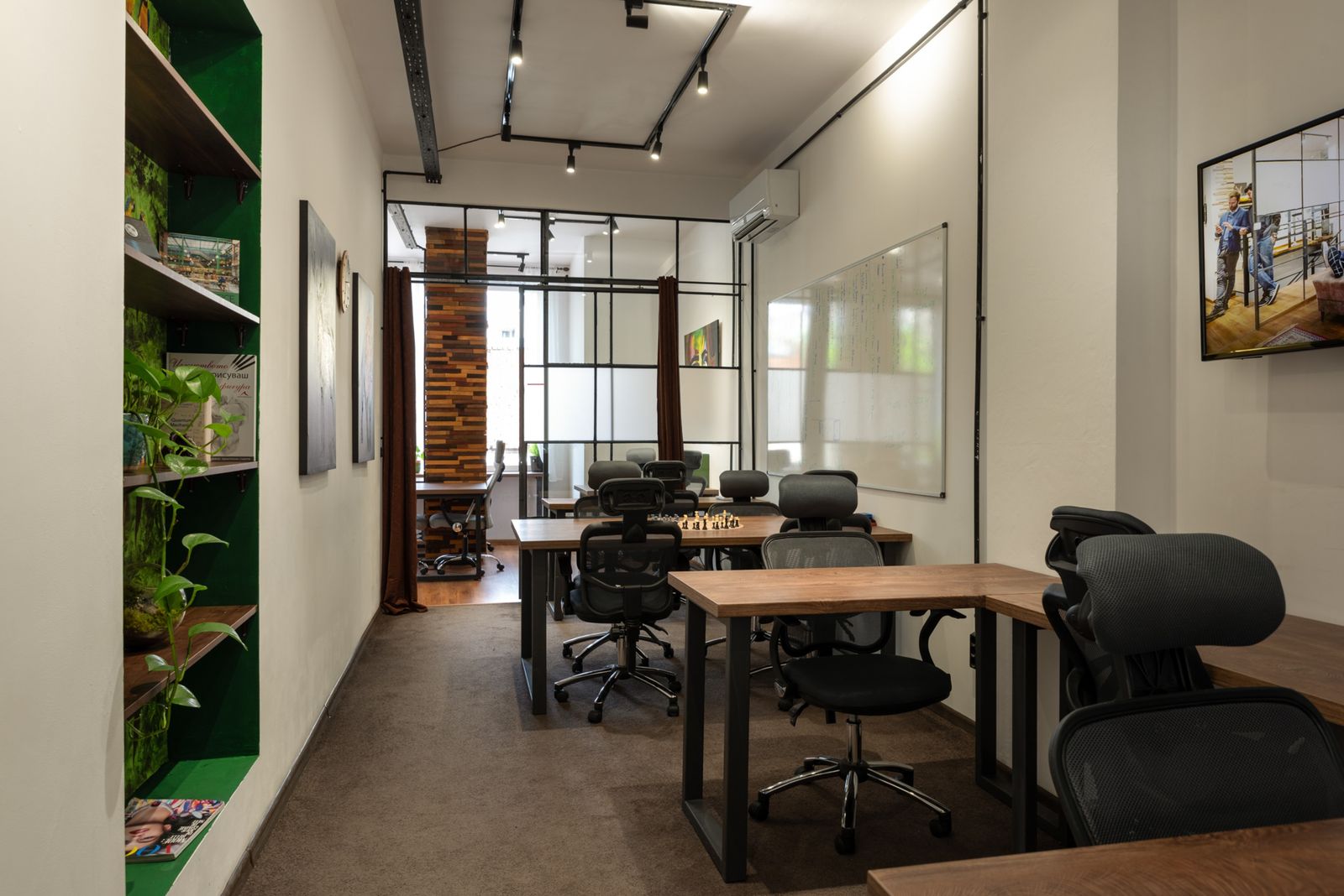 Modern offices in a co-working space in Sofia - Photo 9