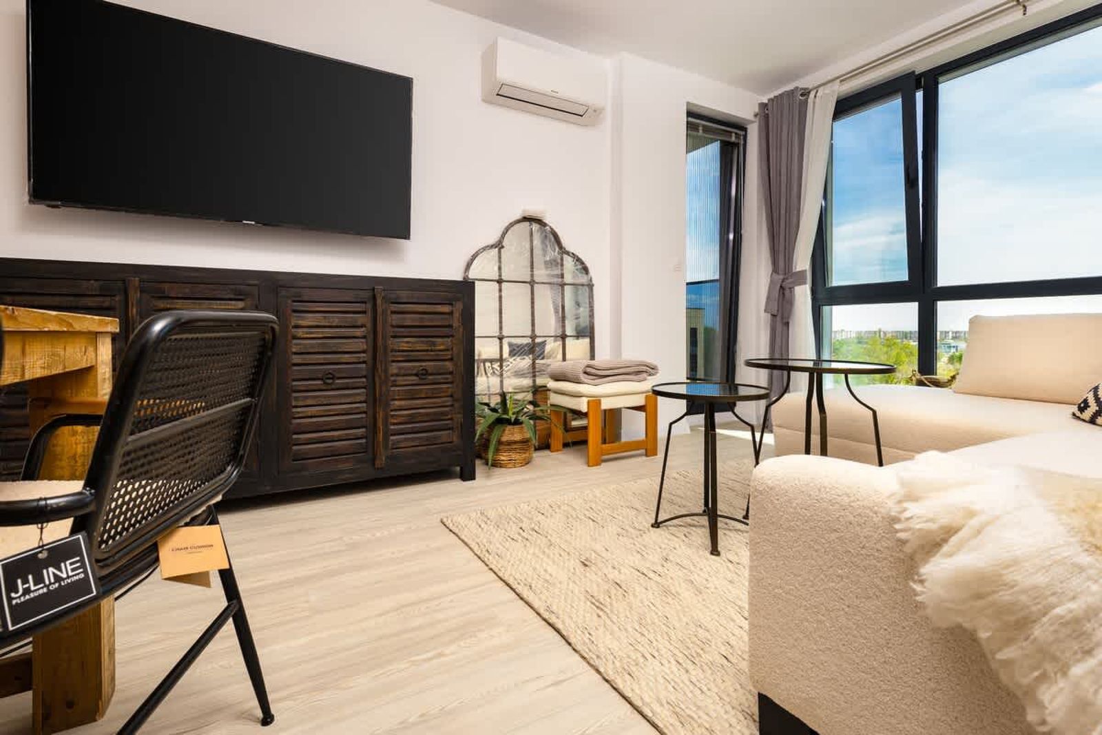 Exclusive One-Bedroom Retreat + Private Parking - Photo 13