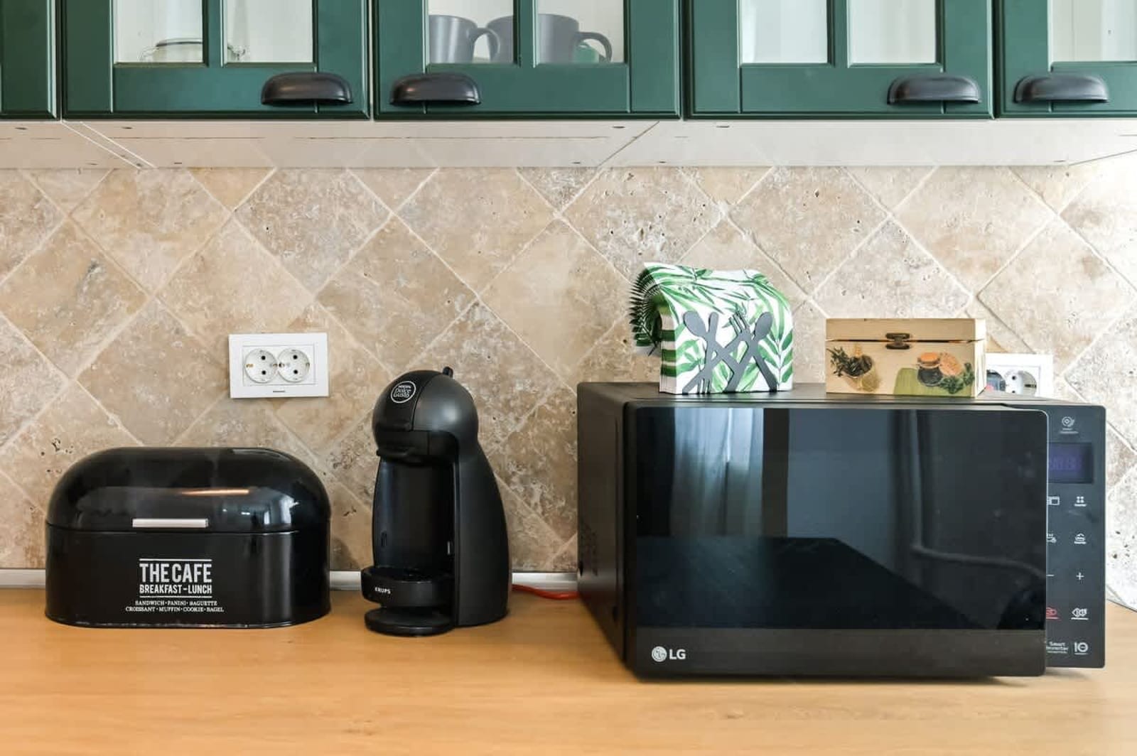 Floral Studio Retreat in Sofia City Center - Photo 9