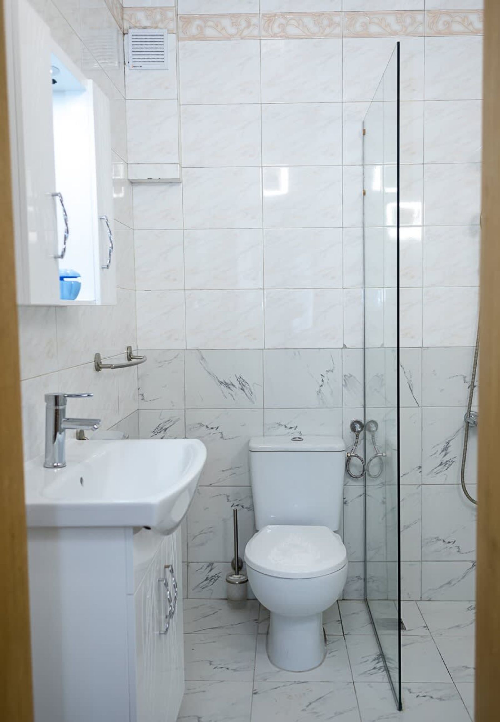 3BD Maisonette with Sea Views - Next to Sea Garden - Photo 19