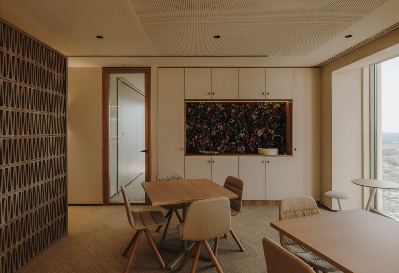 Torre Picasso Offices - Photo 10