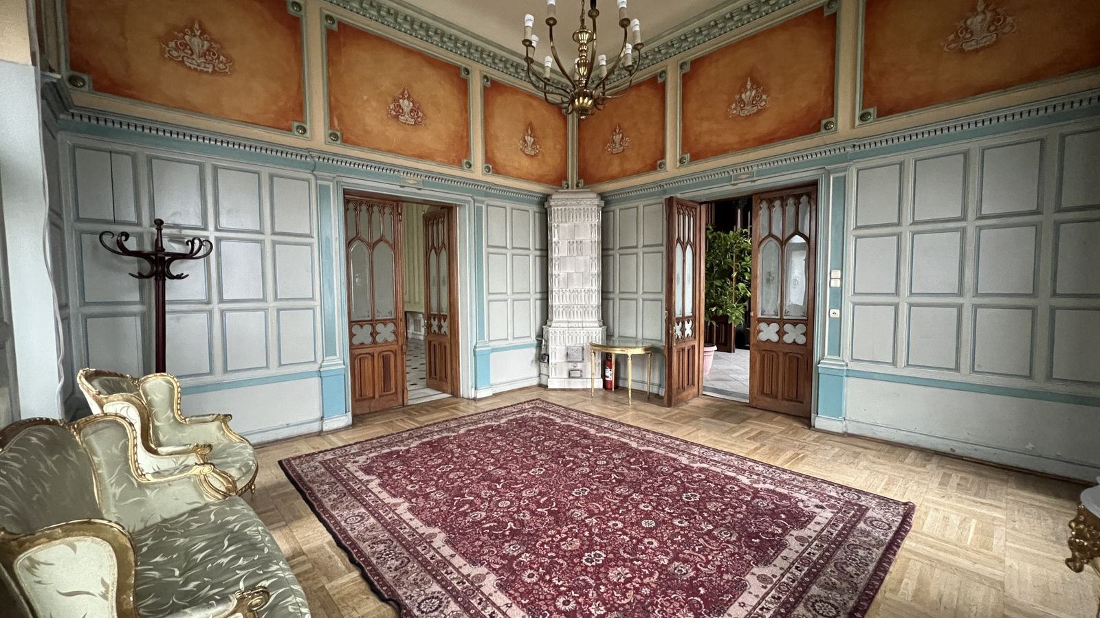 Gothic Mansion in Bucharest - Photo 11