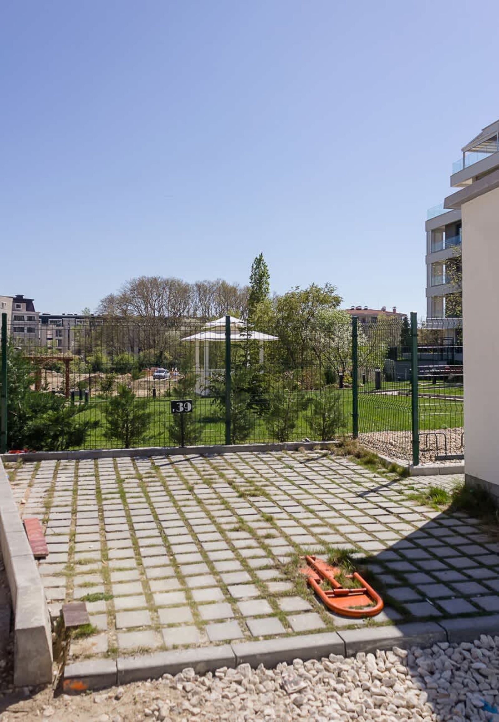 Sunny 1BD Flat in St Constantine &amp; Helena Complex - Photo 23