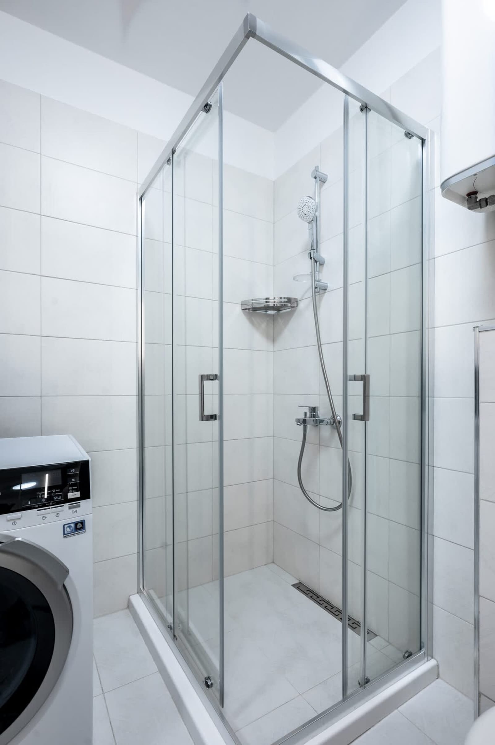 Urban Elegance at Its Finest Stylish 1-BD Flat - Photo 16