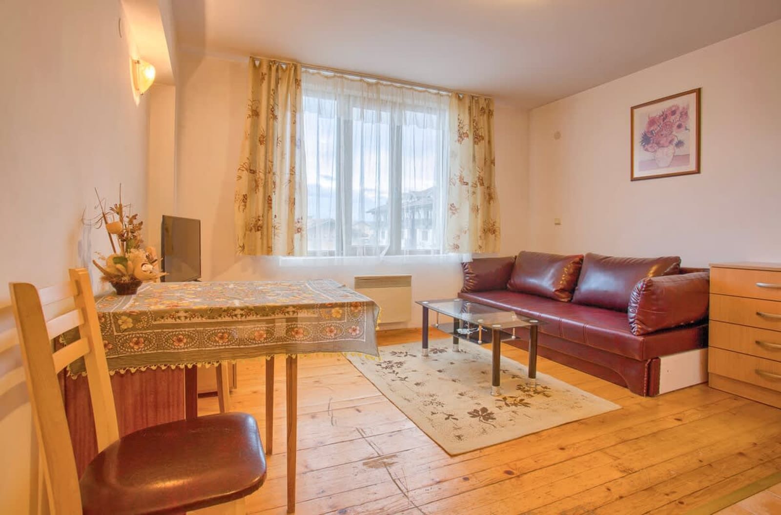 Cozy Colorful Studio at the foot of the Mountain - Cover Photo