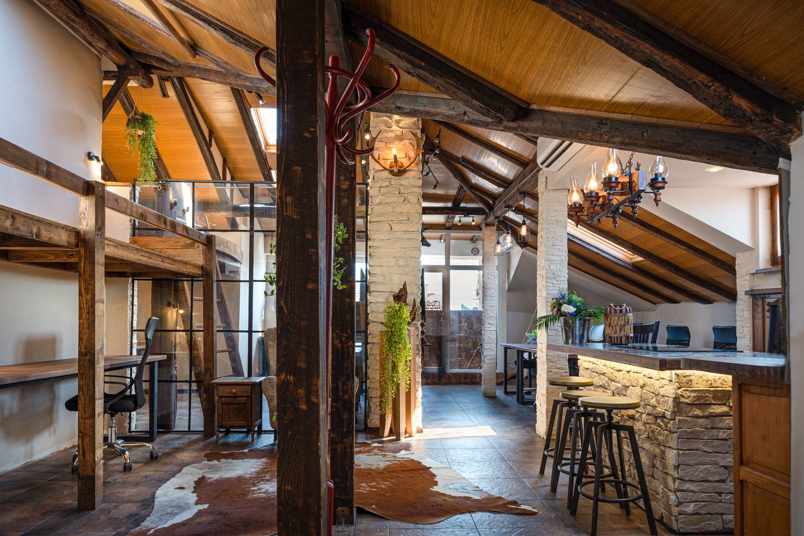 Modern Old Style Co-working space in Sofia - Photo 3