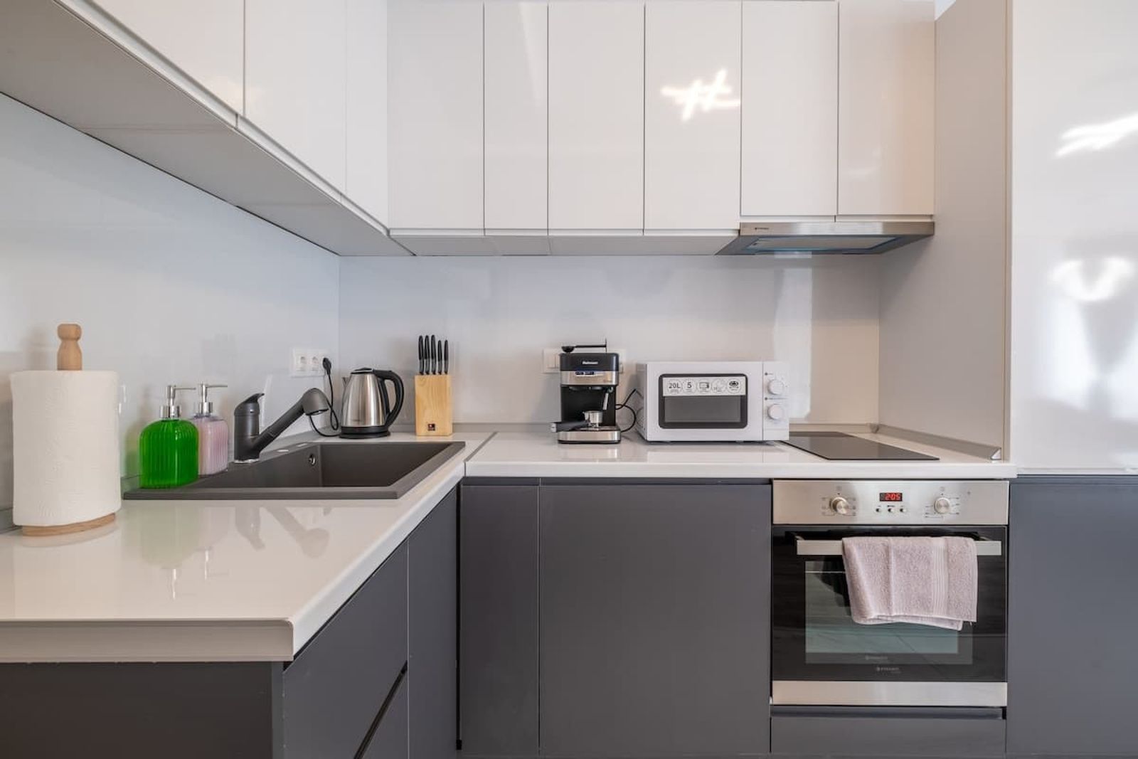 Elegant Deluxe - 2 Bedrooms apt. - Photo 11