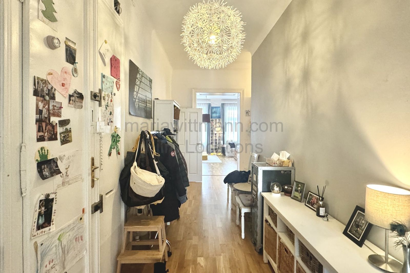 Bright Multi-Room Apartment with Open Plan Living - Photo 2