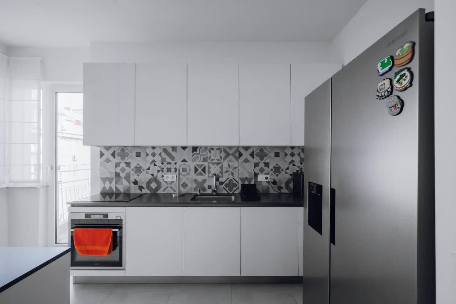 Luminous Central Retreat Spacious 2BD Apartment - Photo 19