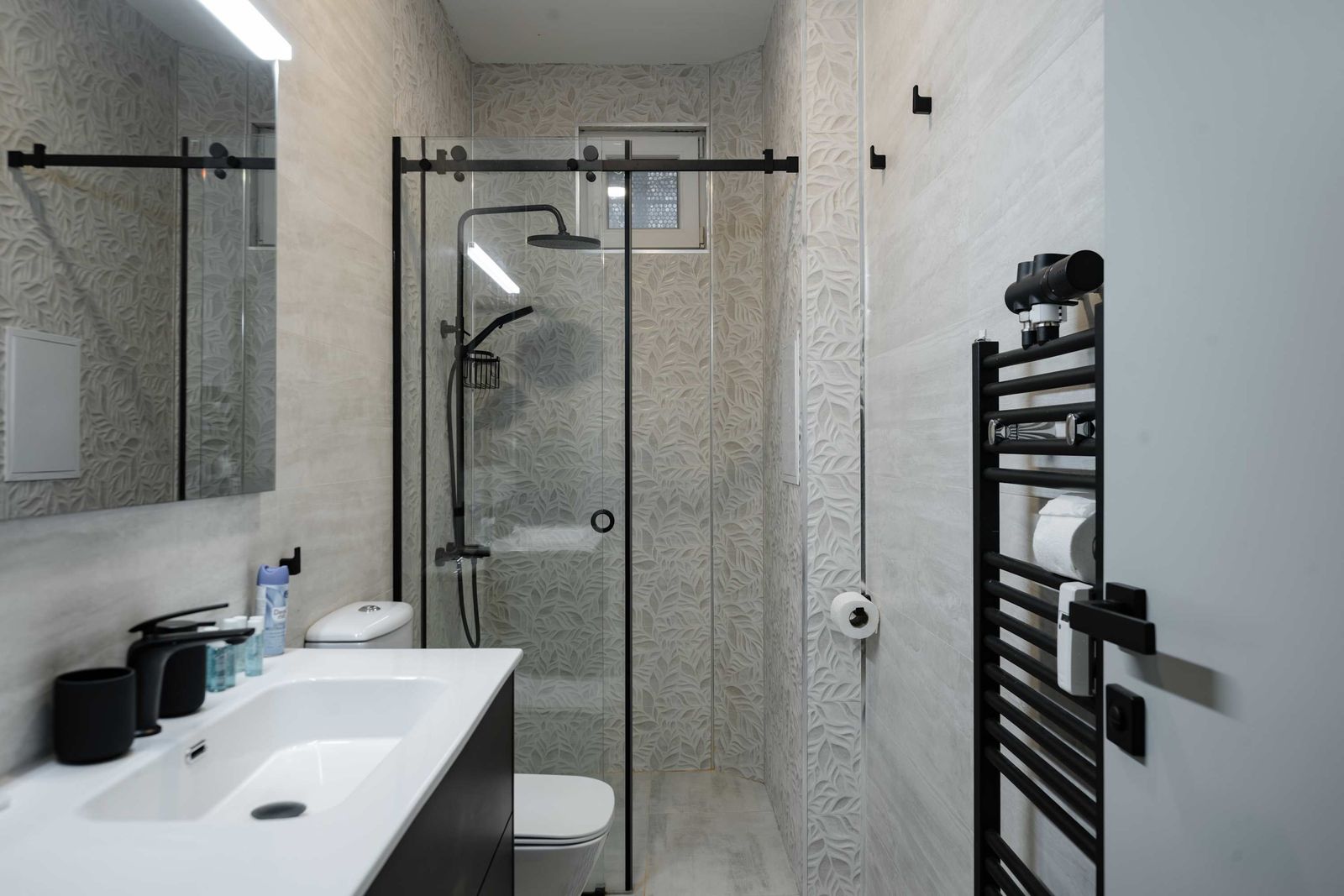 Modern 2BR in the Heart of the City - Photo 23